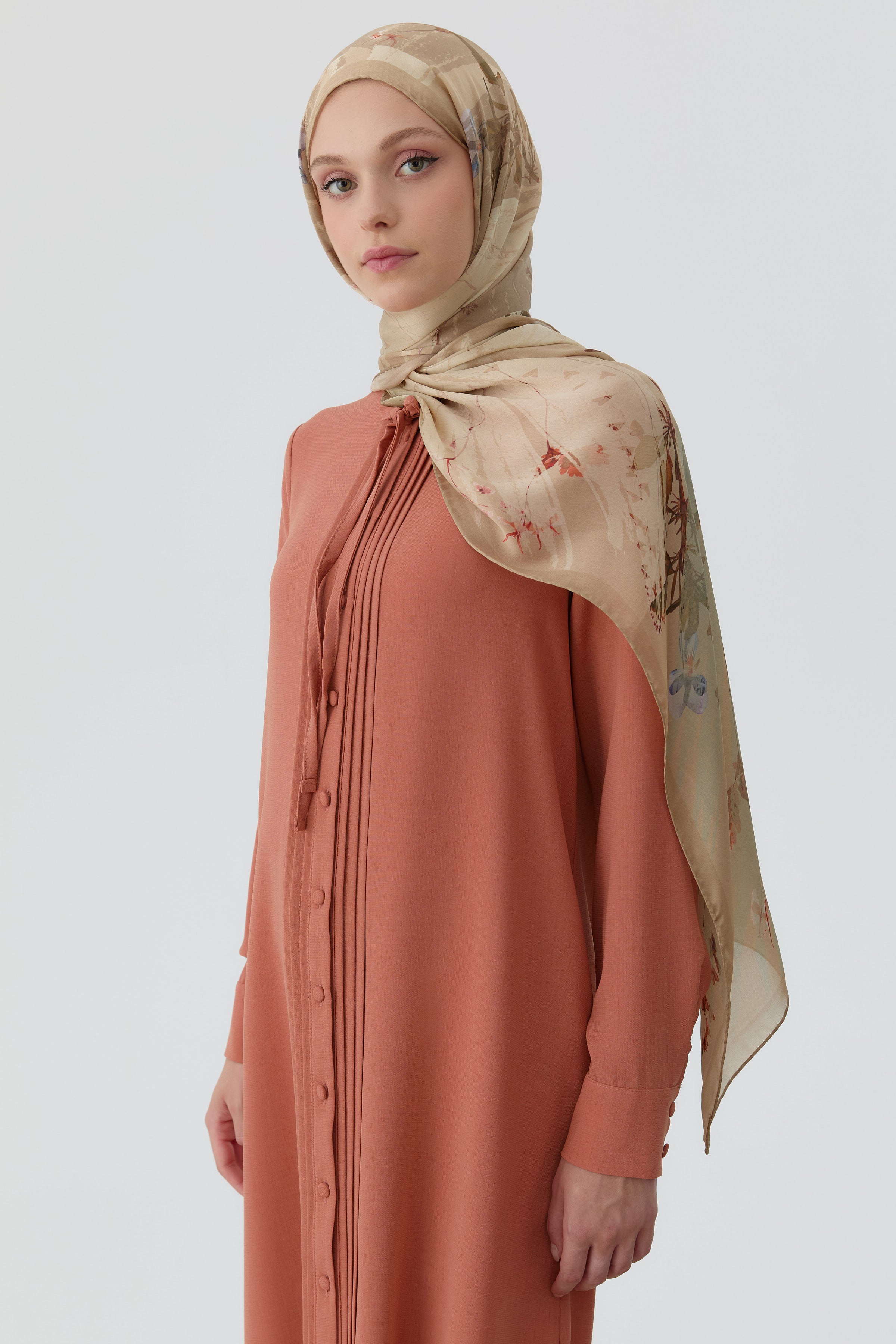 Yakası Bağcıklı Pileli Tunik - Tarçın TUGBA