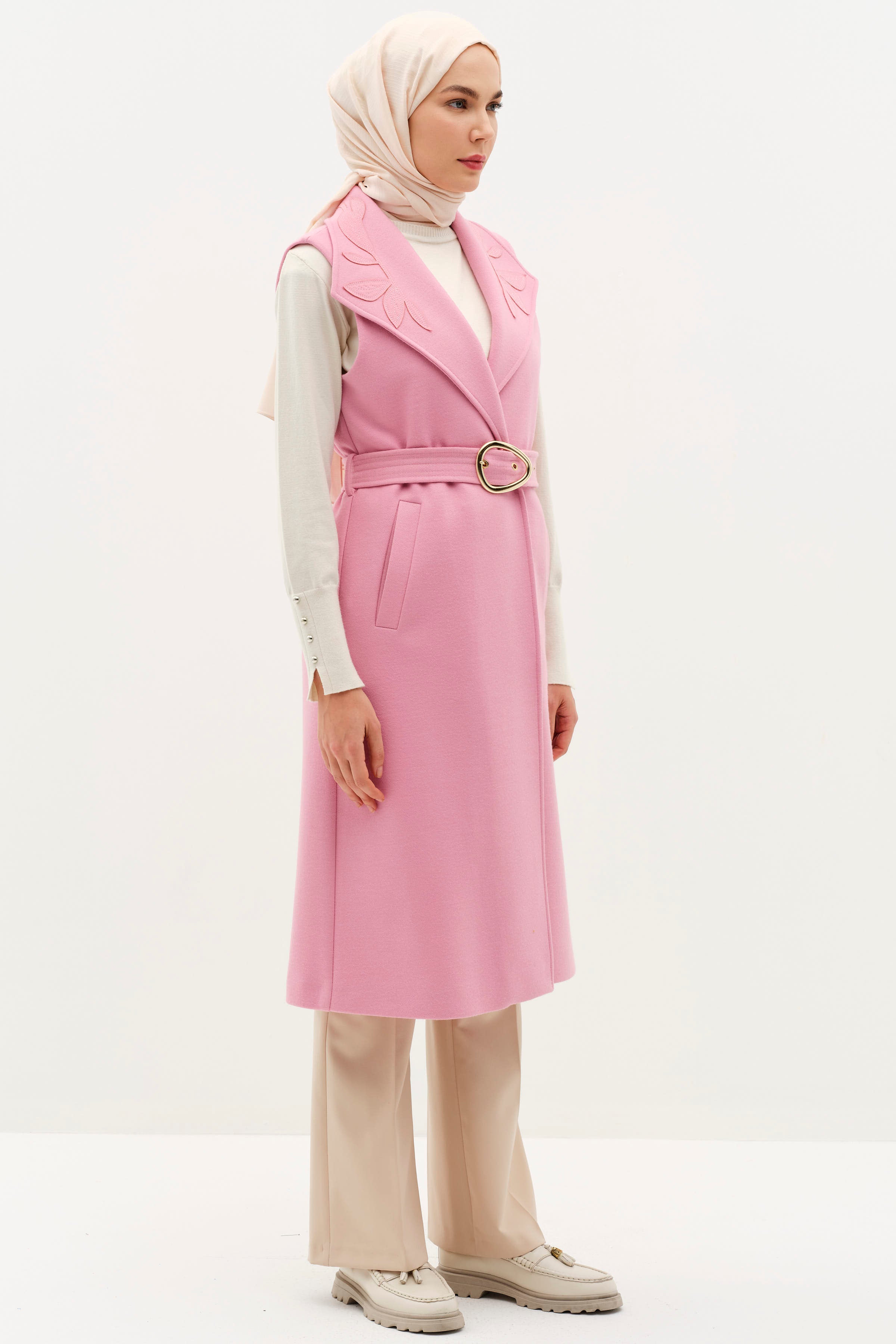 Yakası Nakışlı Kemerli Keçe Yelek - Pembe TUGBA