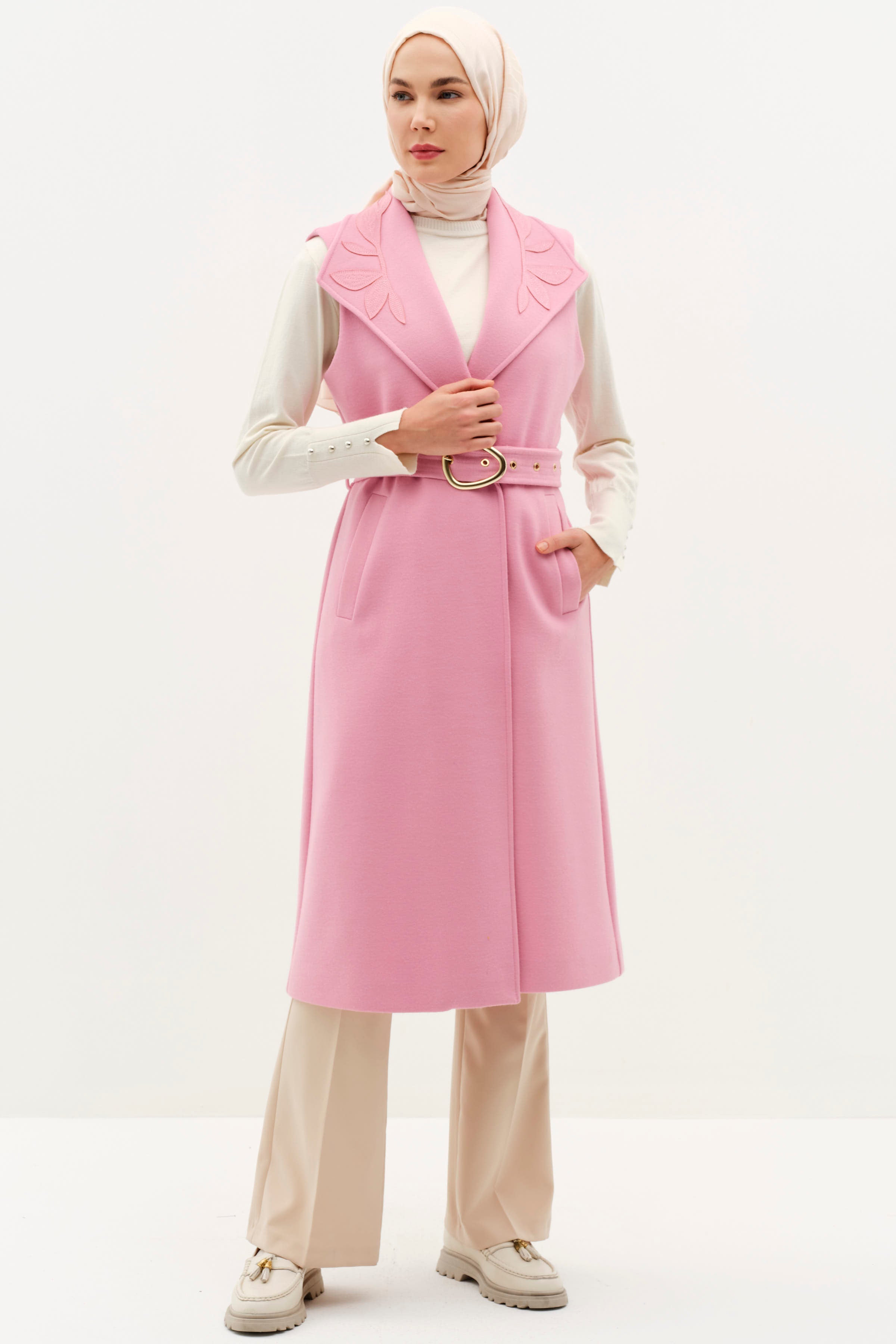 Yakası Nakışlı Kemerli Keçe Yelek - Pembe TUGBA