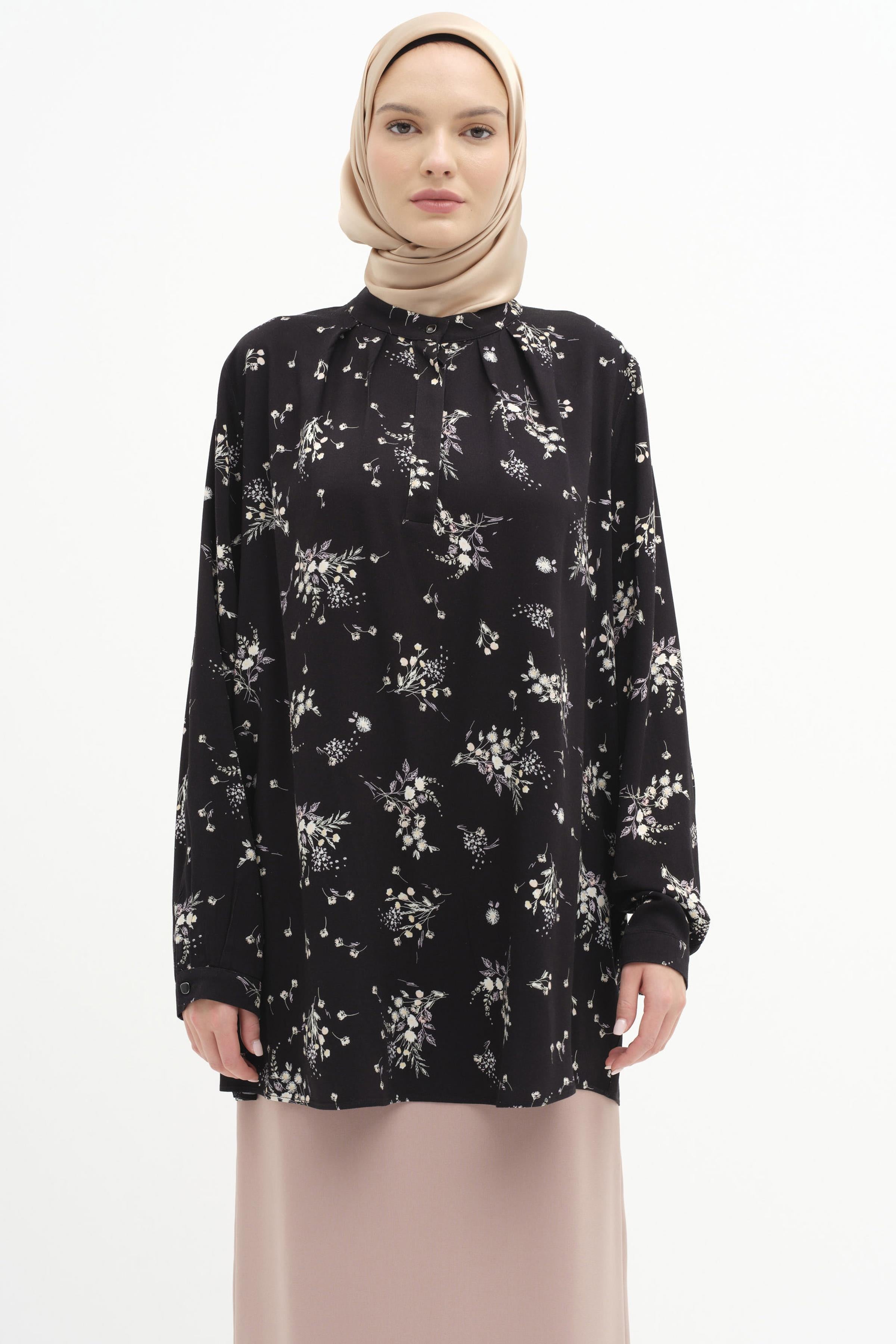 Yakası Pile Detaylı Bluz - Siyah TUGBA