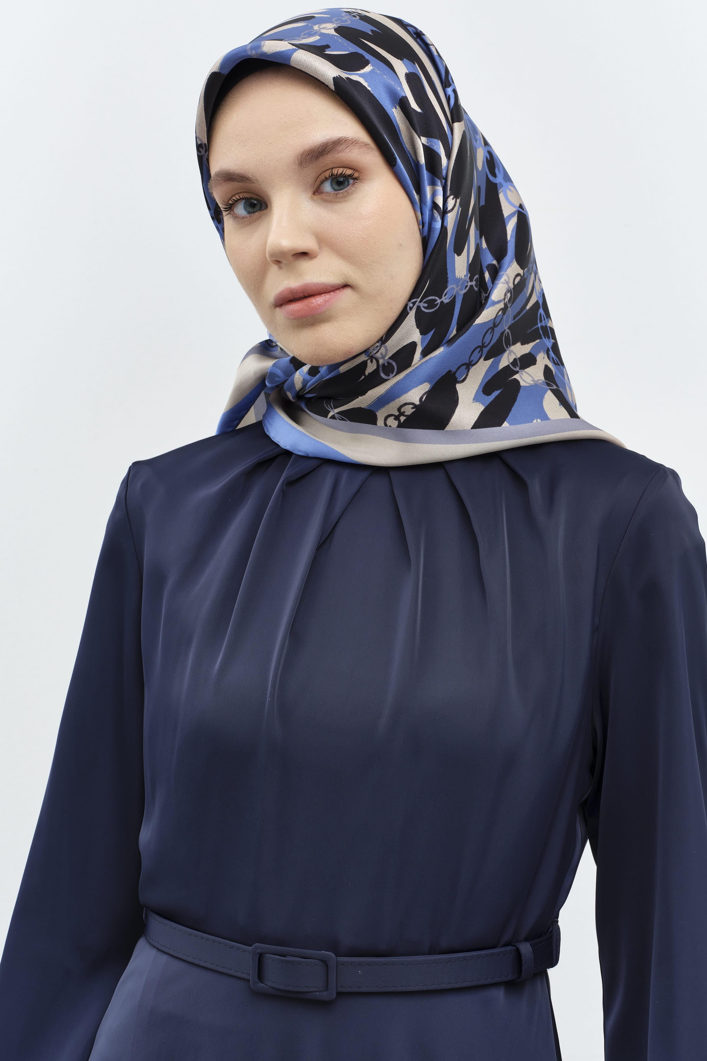 Yakası Pile Detaylı Kemerli Elbise - Lacivert TUGBA