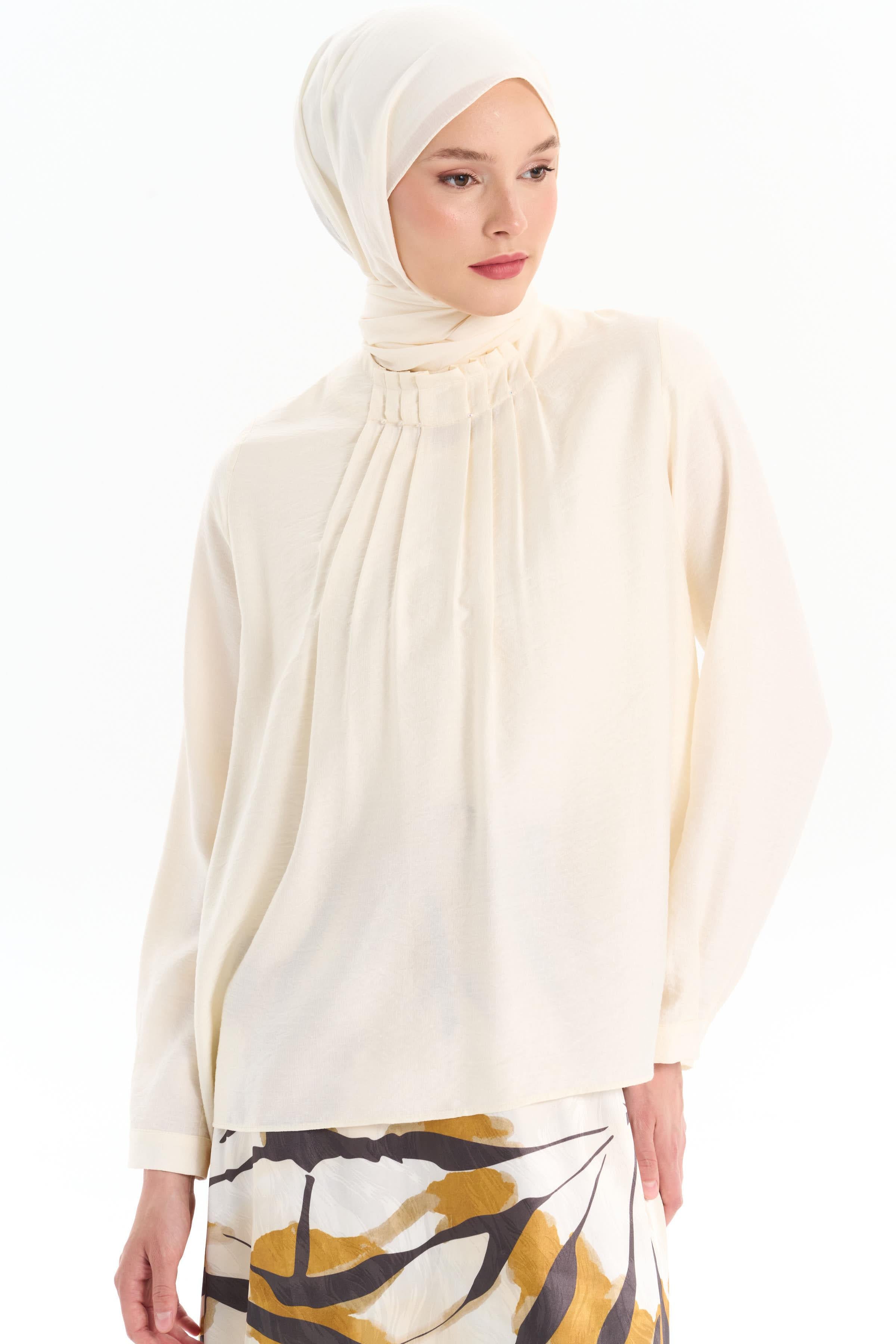 Yakası Pileli Boncuk İşlemeli Bluz - Ekru TUGBA