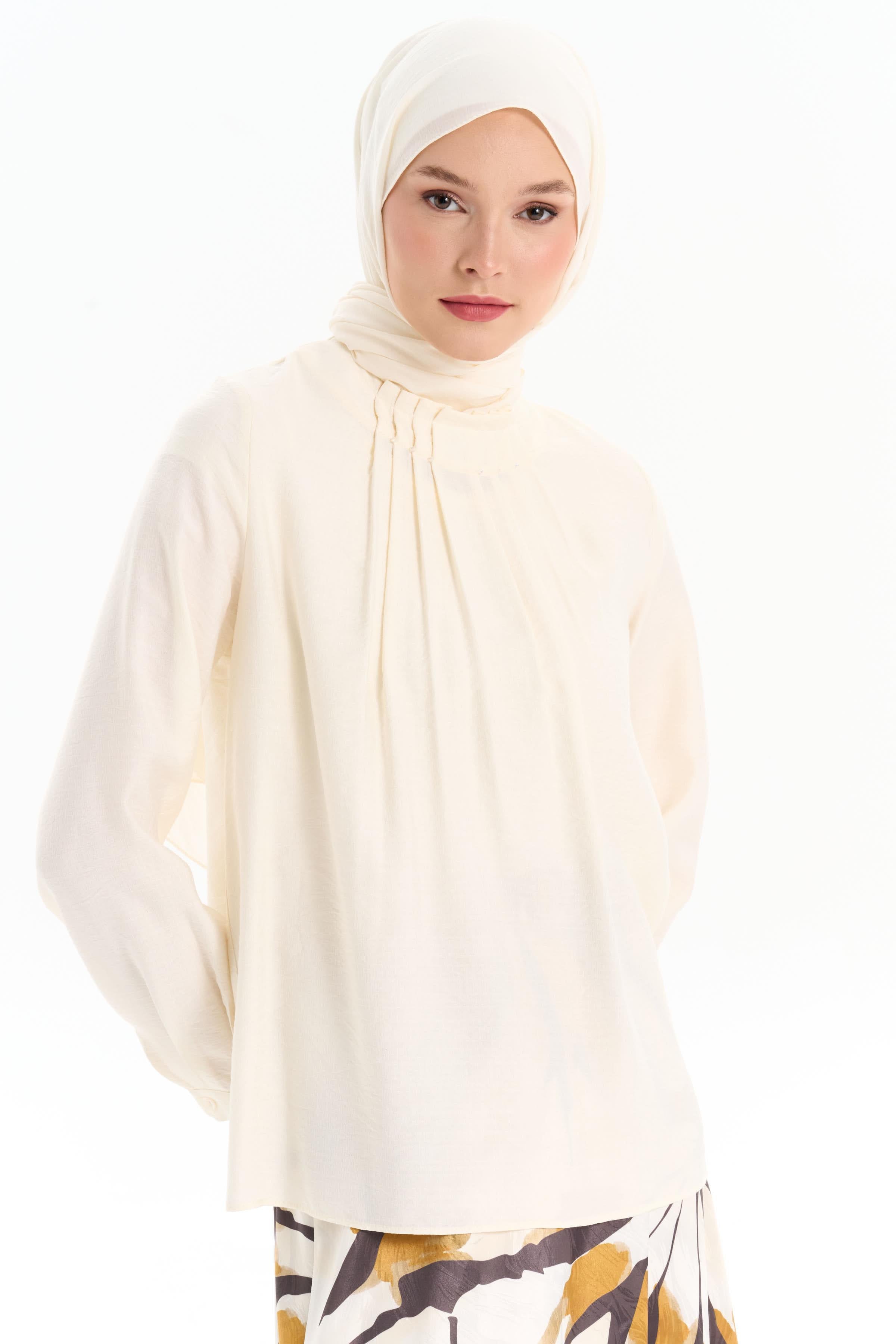 Yakası Pileli Boncuk İşlemeli Bluz - Ekru TUGBA