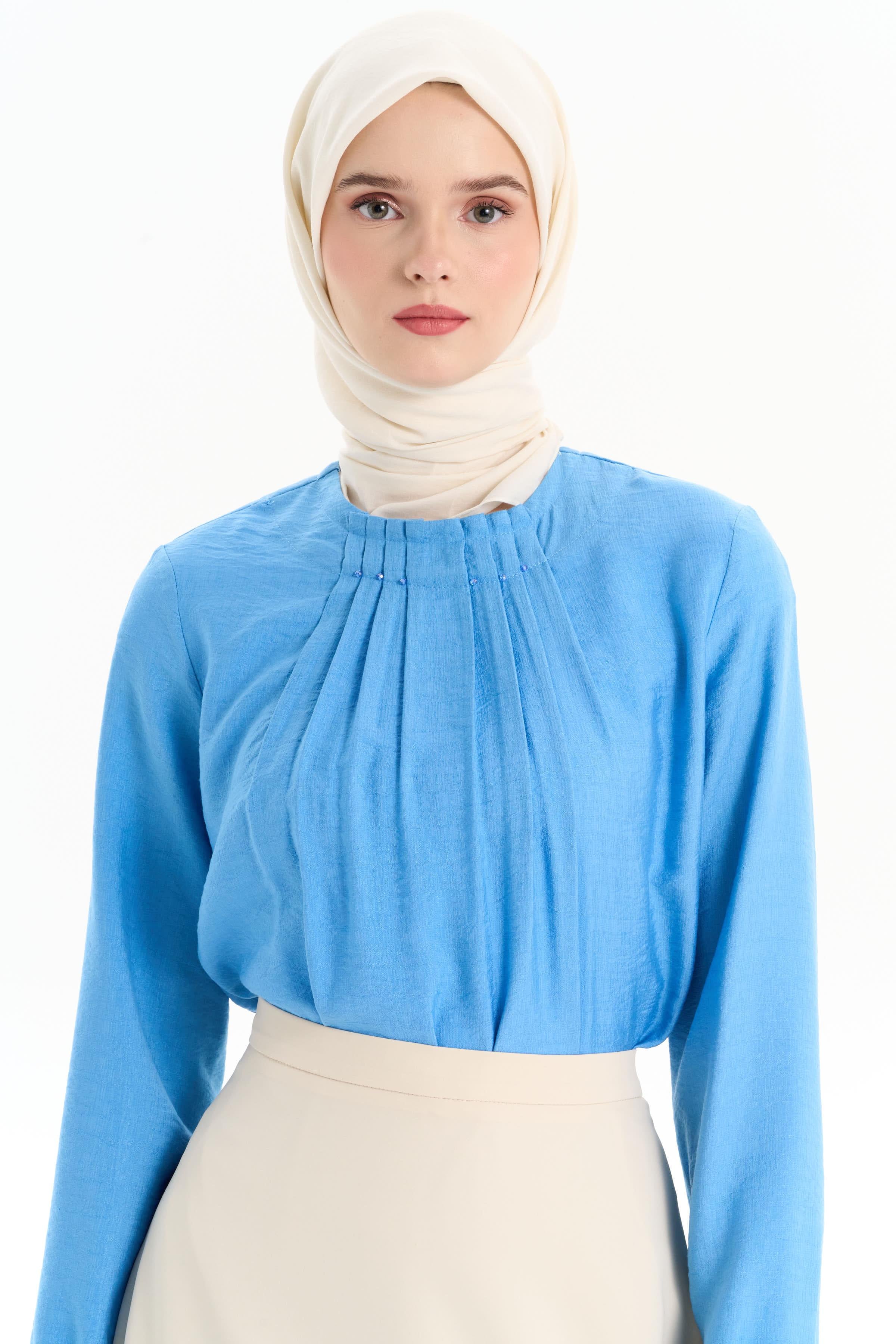 Yakası Pileli Boncuk İşlemeli Bluz - Mavi TUGBA