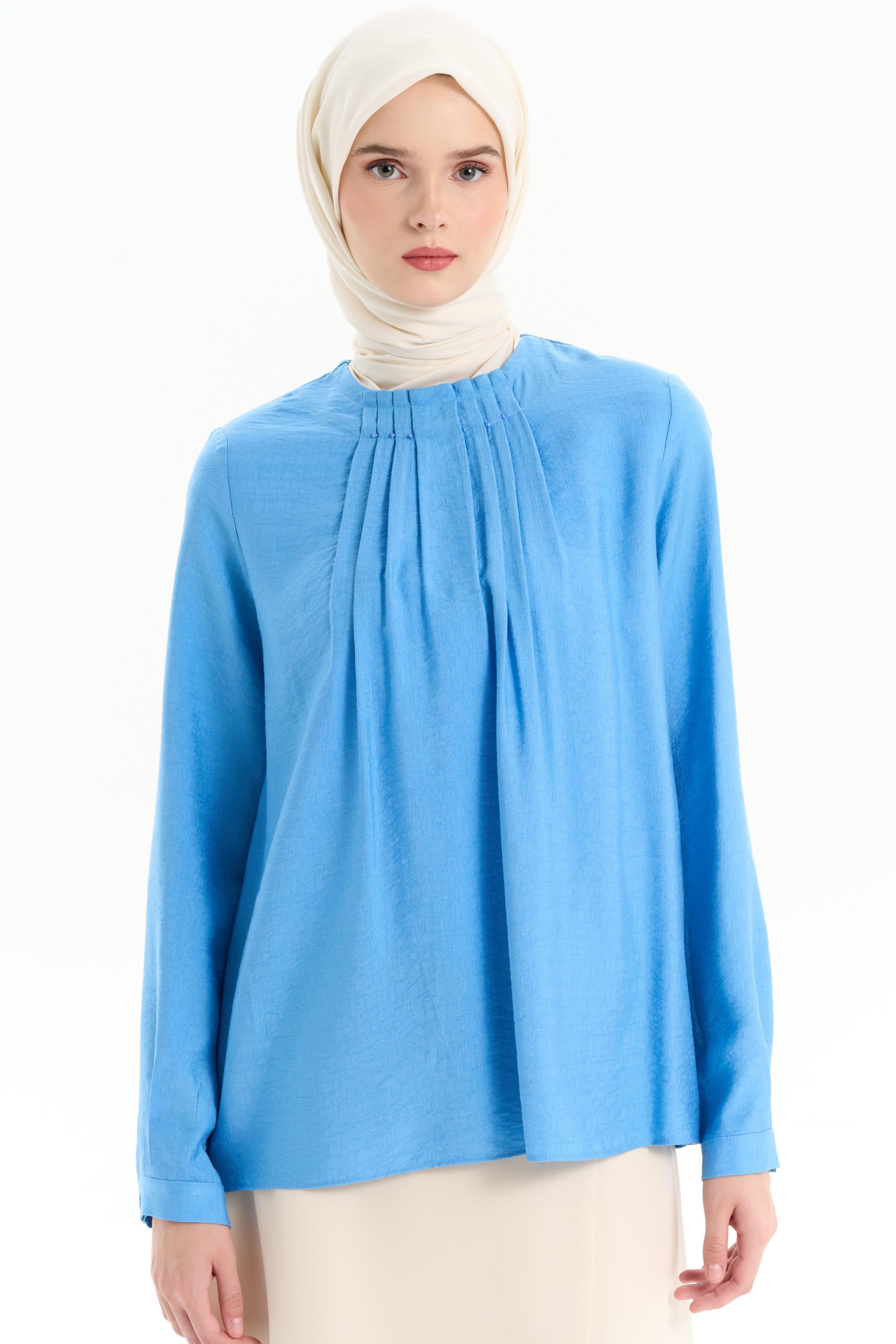 Yakası Pileli Boncuk İşlemeli Bluz - Mavi TUGBA