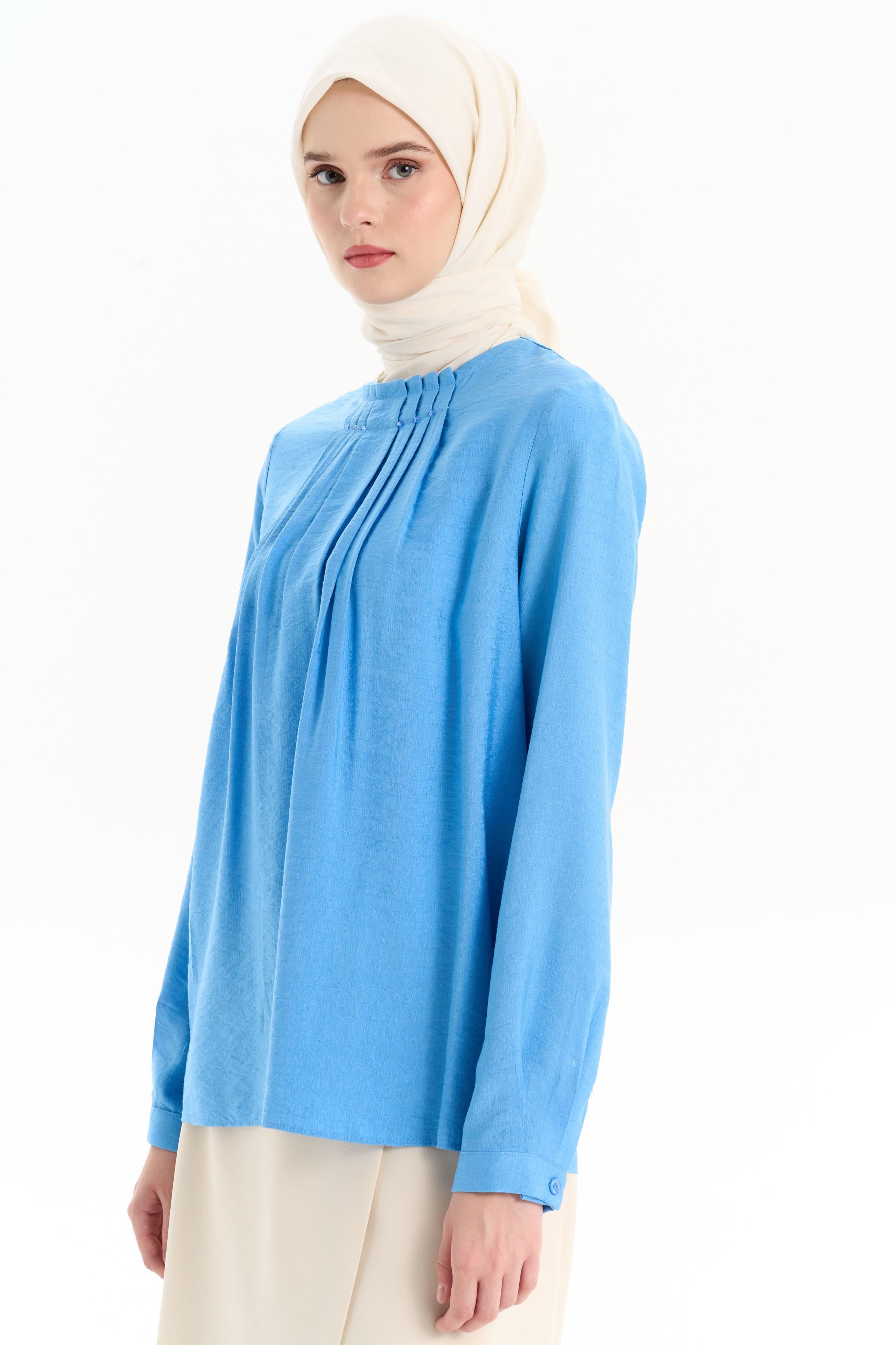 Yakası Pileli Boncuk İşlemeli Bluz - Mavi TUGBA