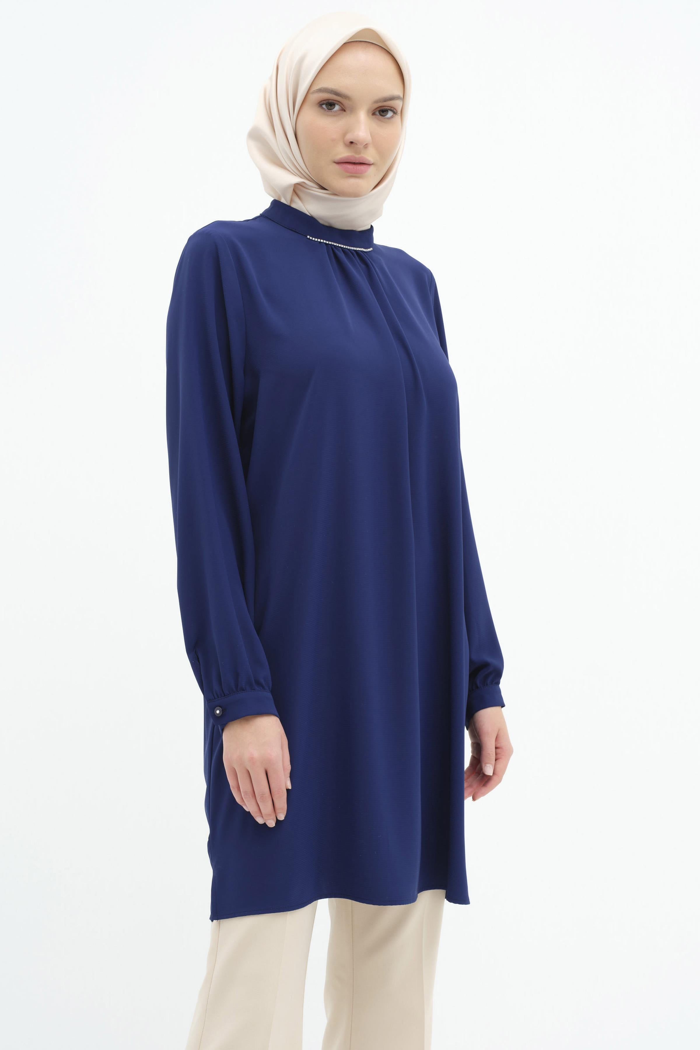 Yakası Taşlı Büzgülü Tunik - Lacivert TUGBA