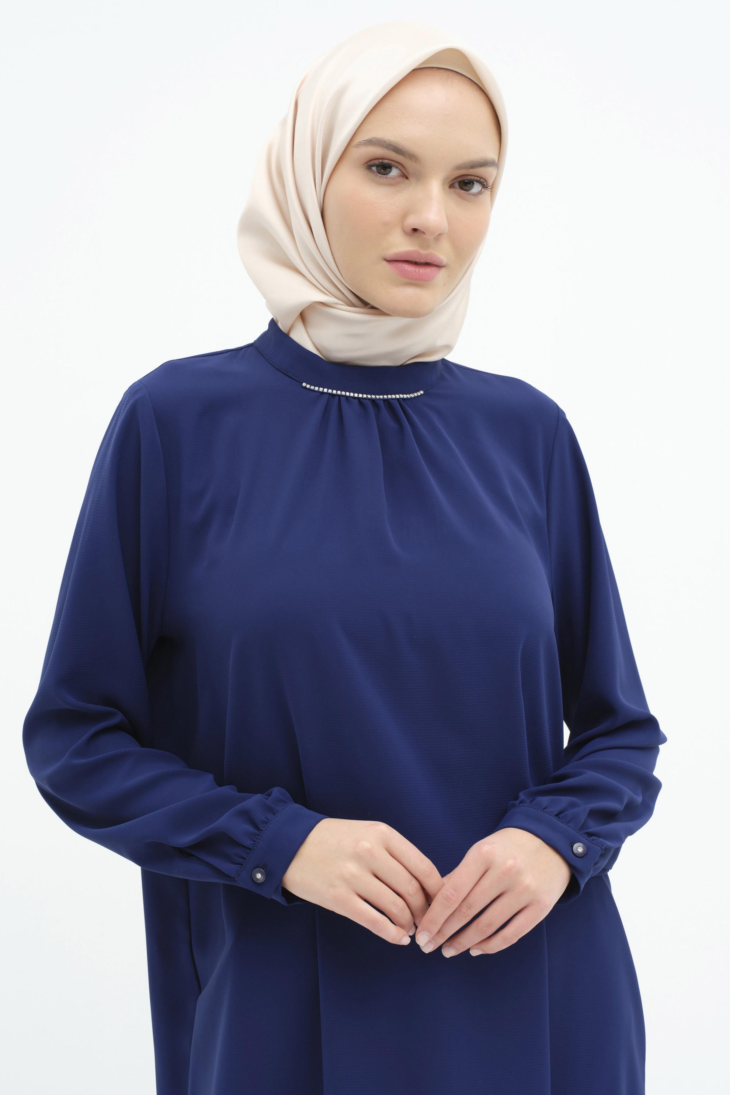 Yakası Taşlı Büzgülü Tunik - Lacivert TUGBA