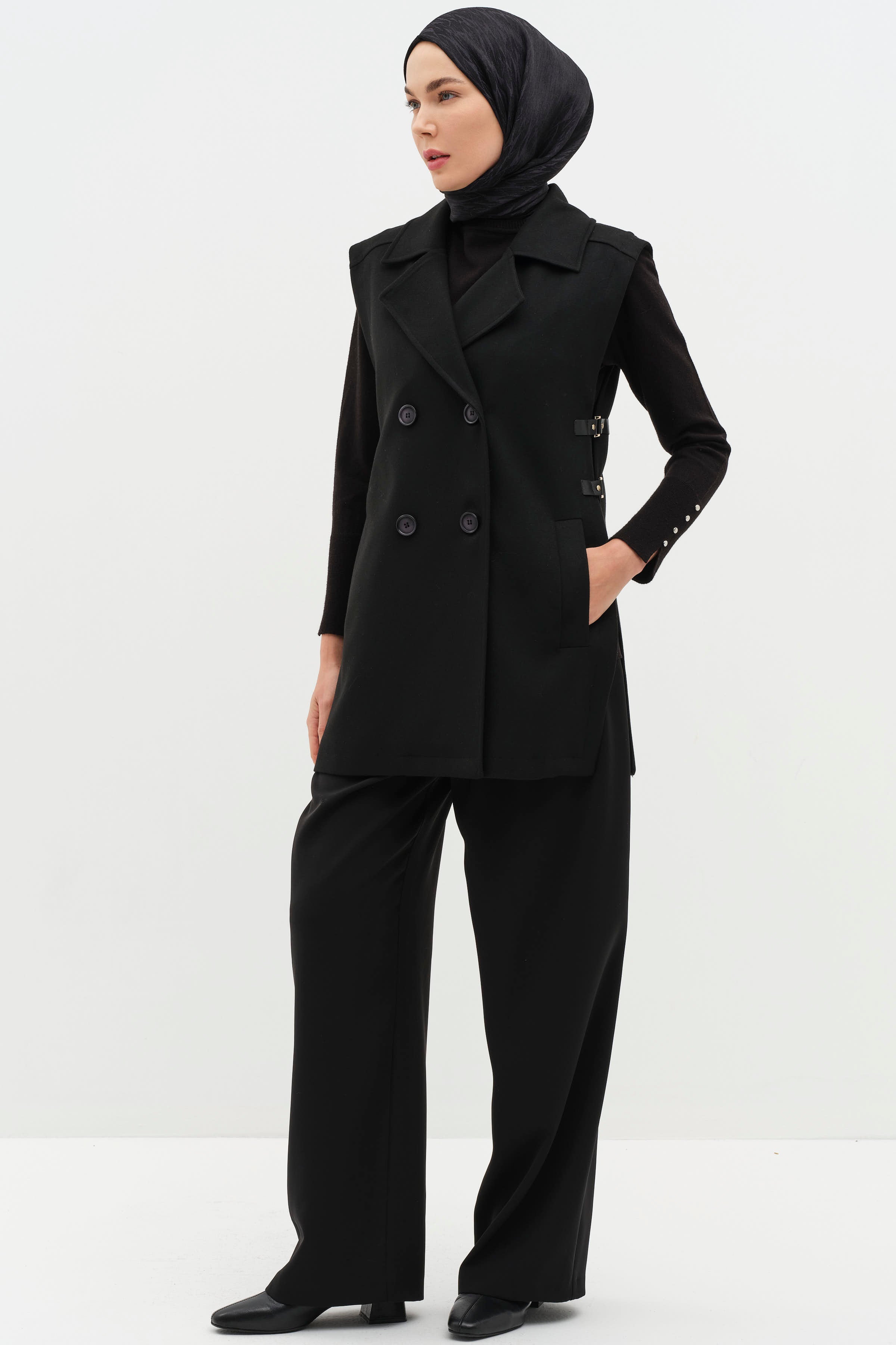 Yanlar Klapa Detaylı Kruvaze Yelek - Siyah TUĞBA