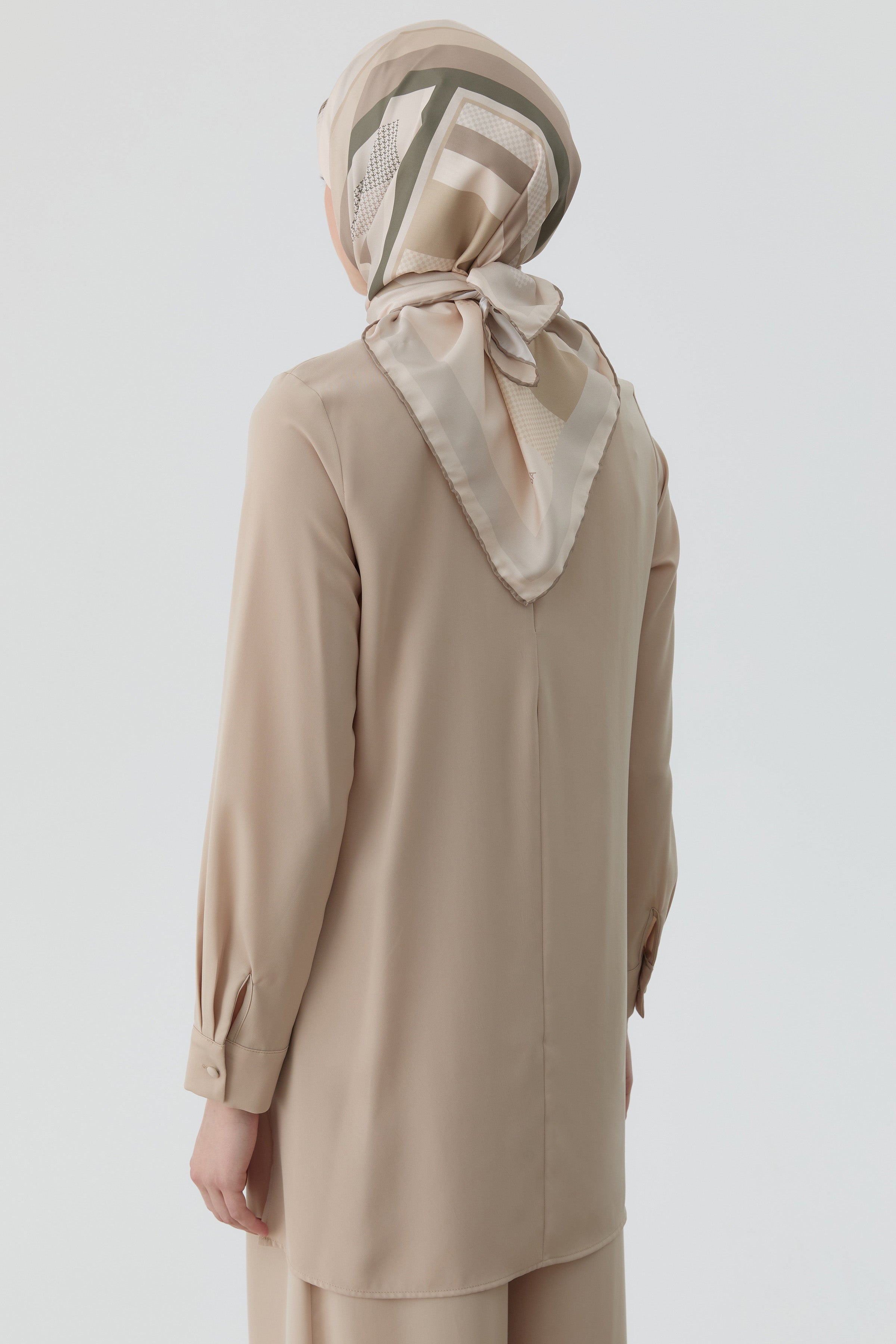 Yırtmaç Detaylı Bluz Tunik - Bej TUGBA