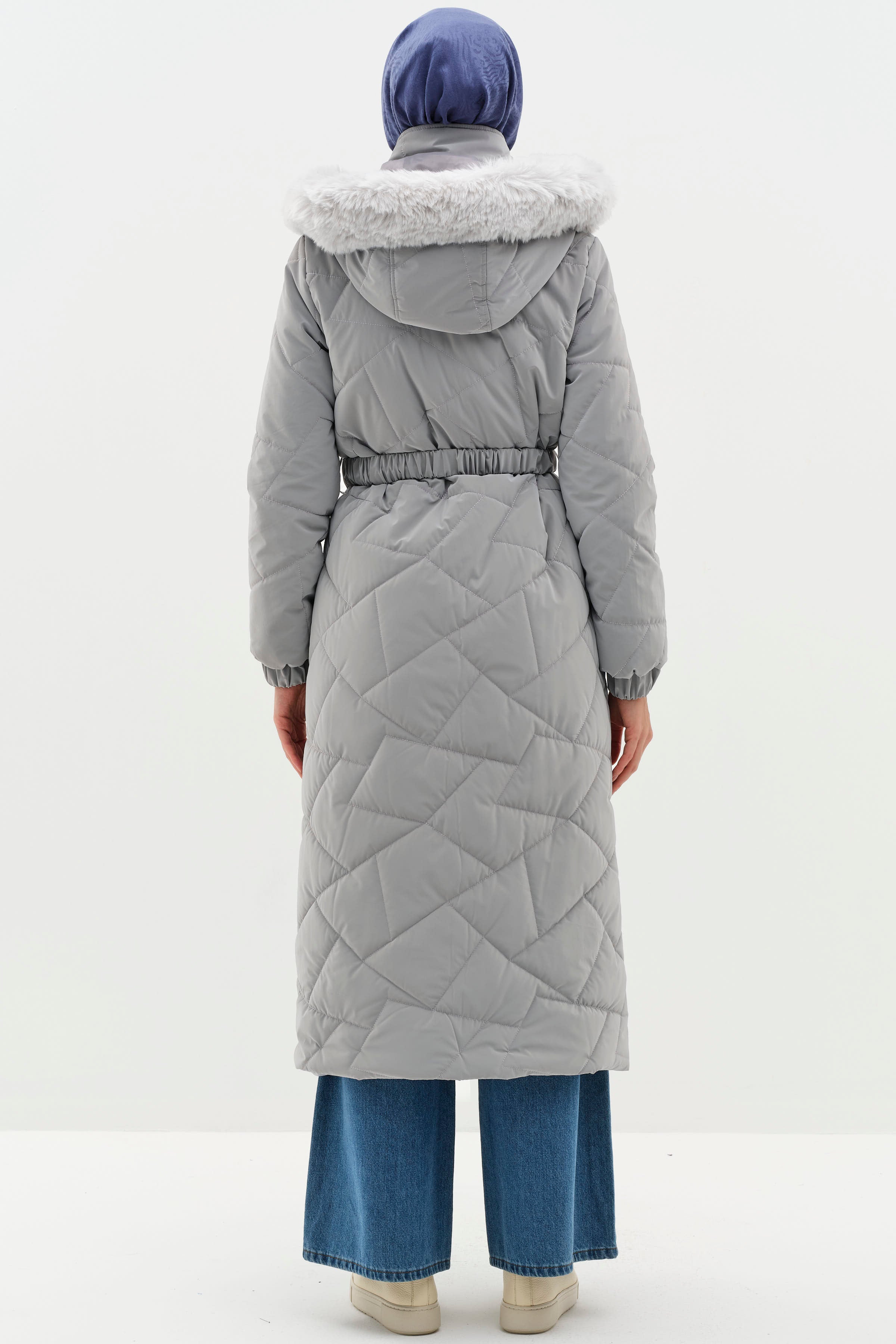 Yırtmaç Detaylı Kapüşonlu Kapitone Manto - Gri TUGBA