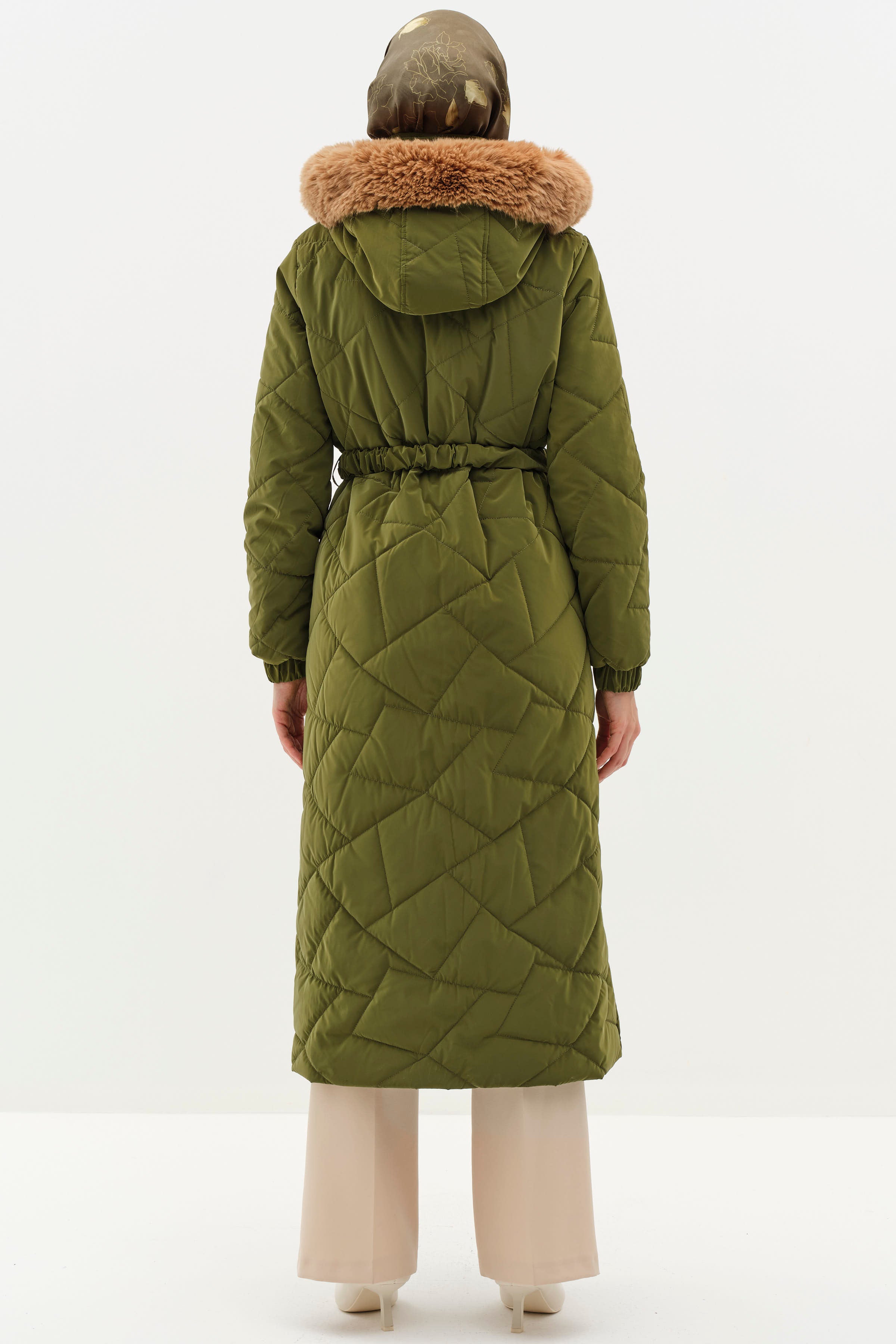 Yırtmaç Detaylı Kapüşonlu Kapitone Manto - Haki TUGBA