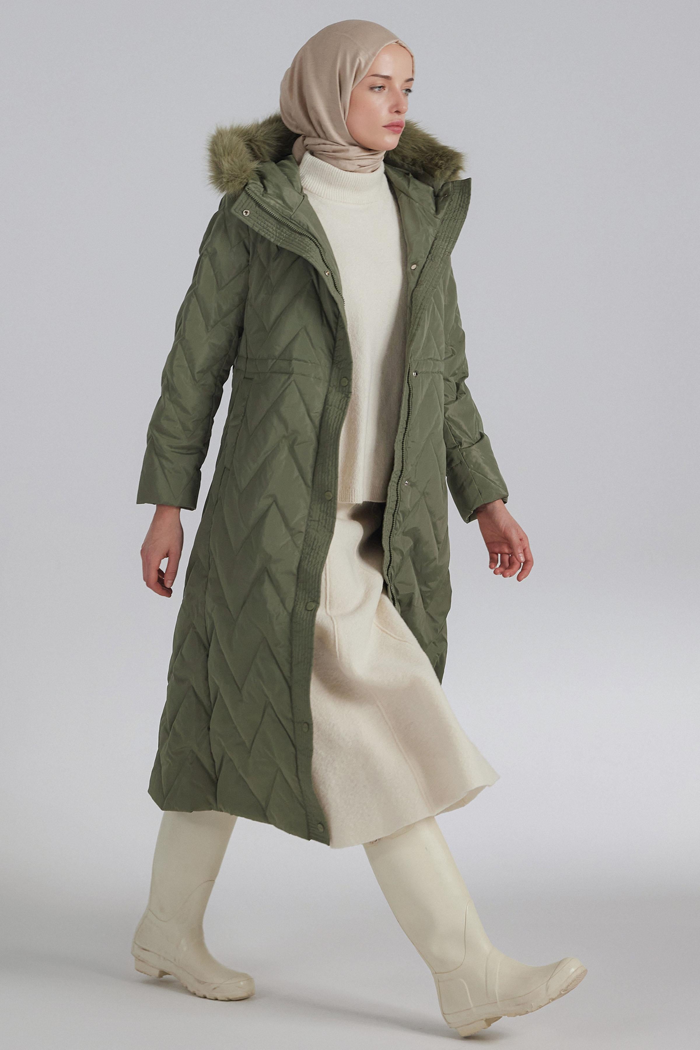 Zikzak Desenli Kaz Tüyü Manto - Haki TUGBA