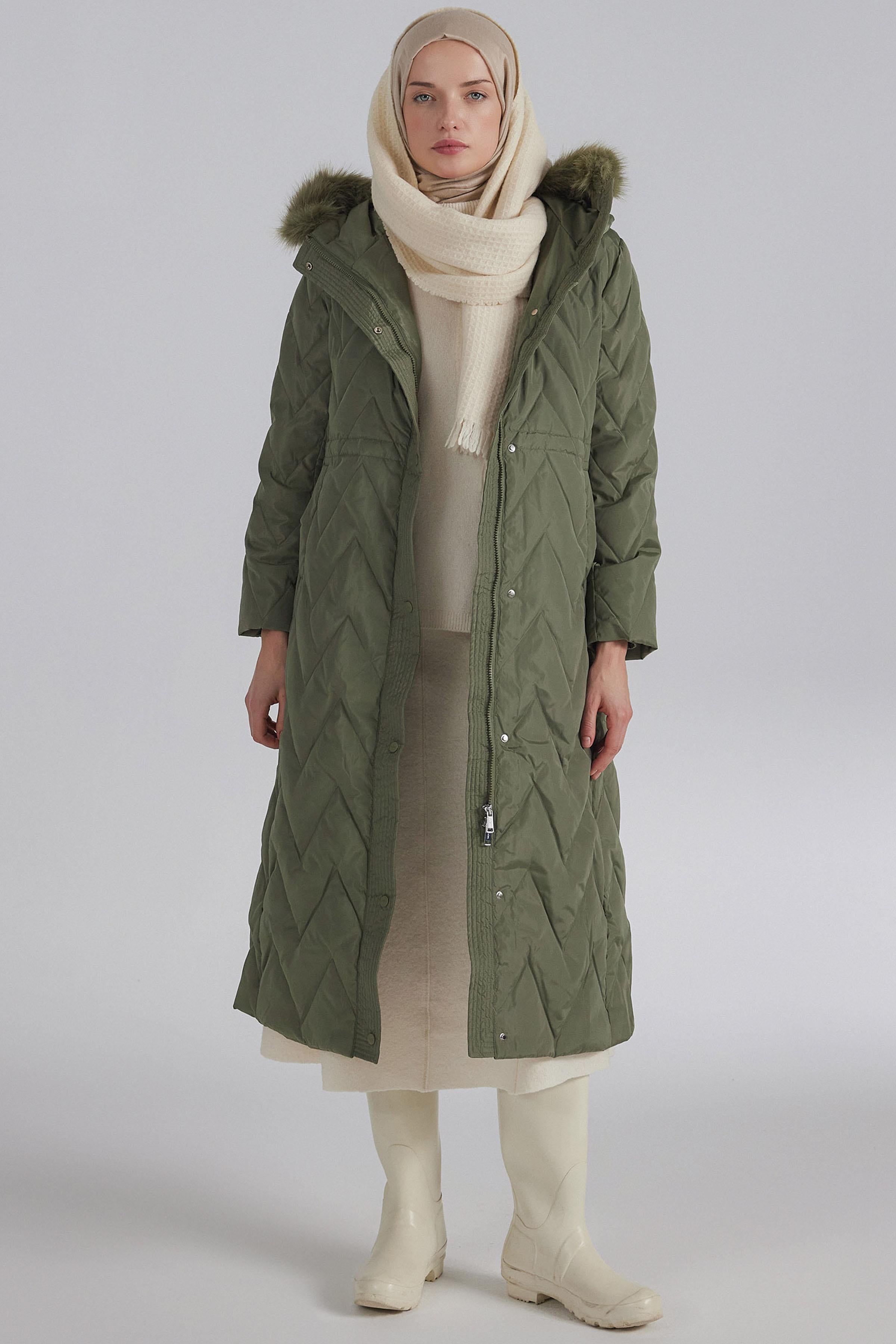 Zikzak Desenli Kaz Tüyü Manto - Haki TUGBA