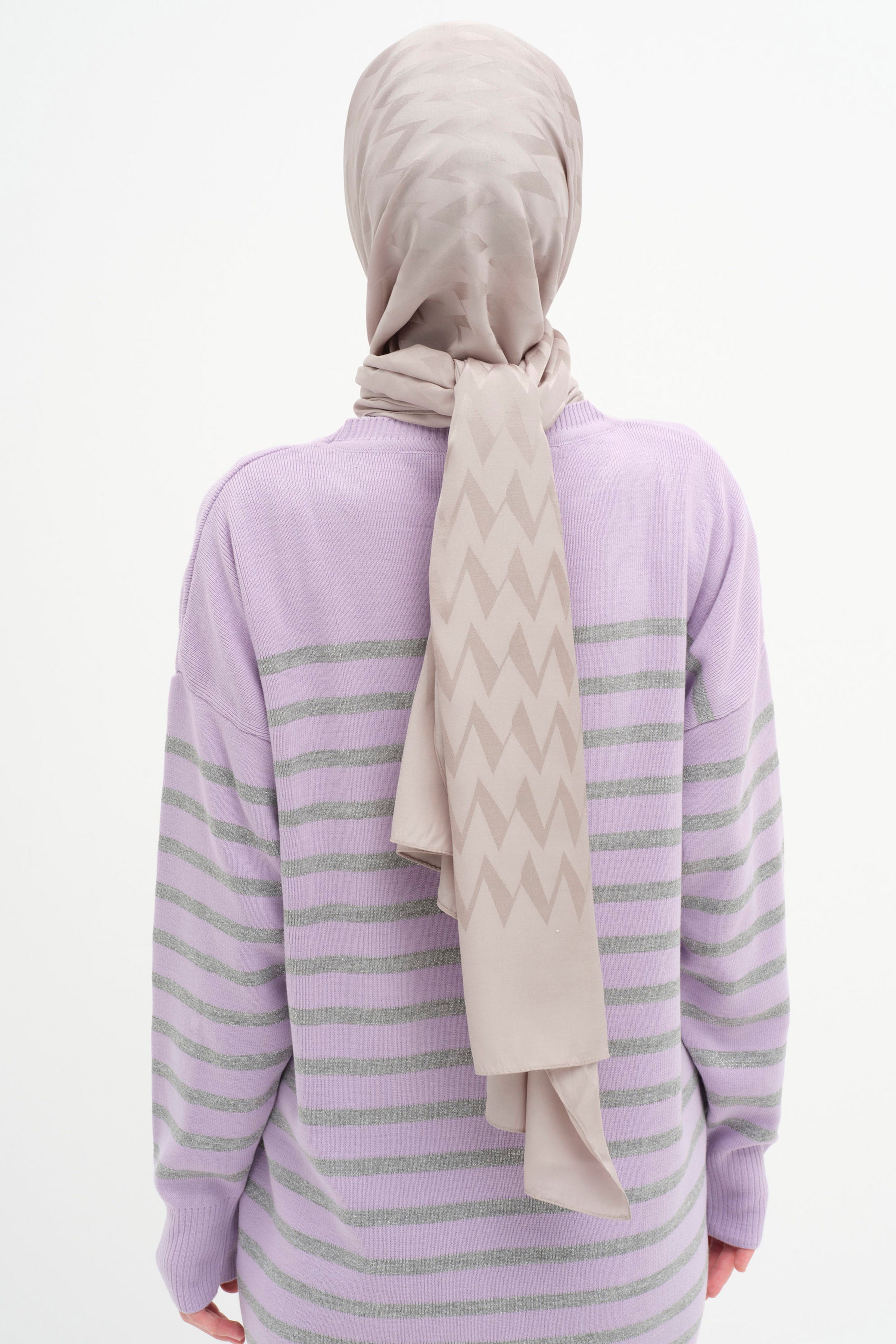 Zikzak Desen Viskon Şal - Koyu Gri TUGBA