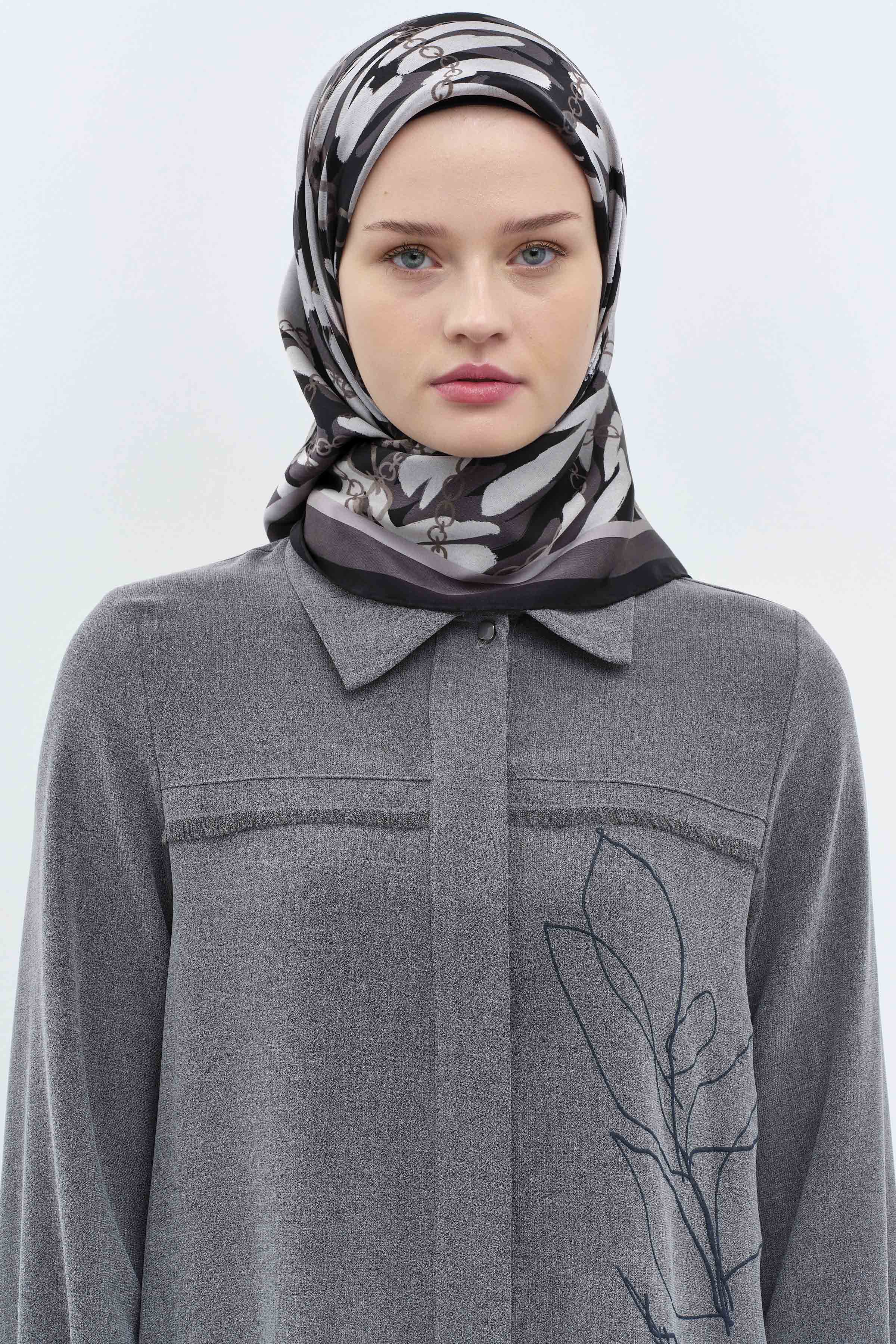 Zincir Desen Sura İpek Eşarp - Antrasit TUGBA