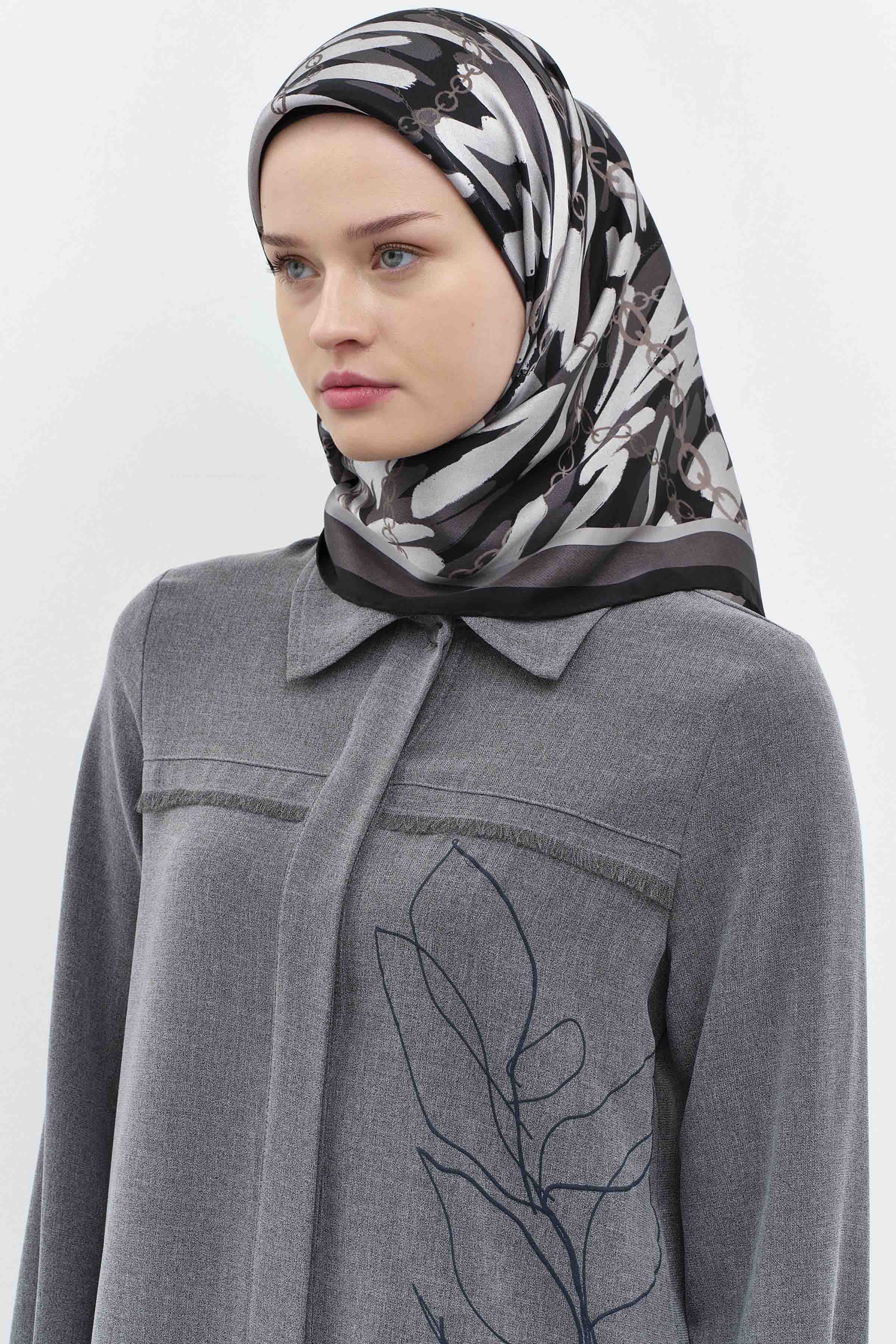 Zincir Desen Sura İpek Eşarp - Antrasit TUGBA