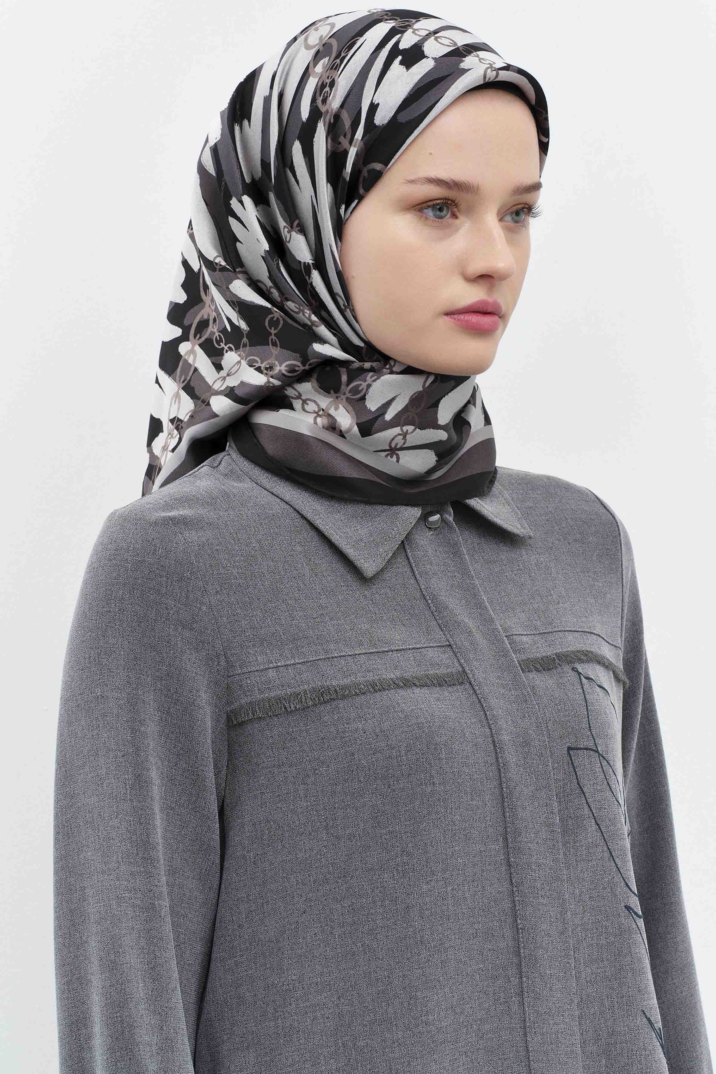 Zincir Desen Sura İpek Eşarp - Antrasit TUGBA