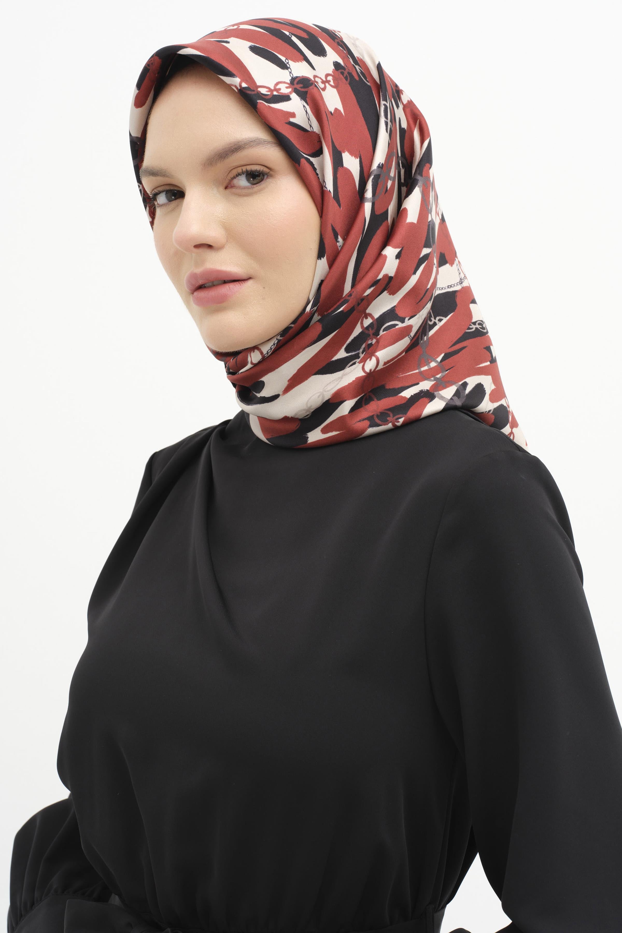 Zincir Desen Sura İpek Eşarp - Kırmızı TUGBA