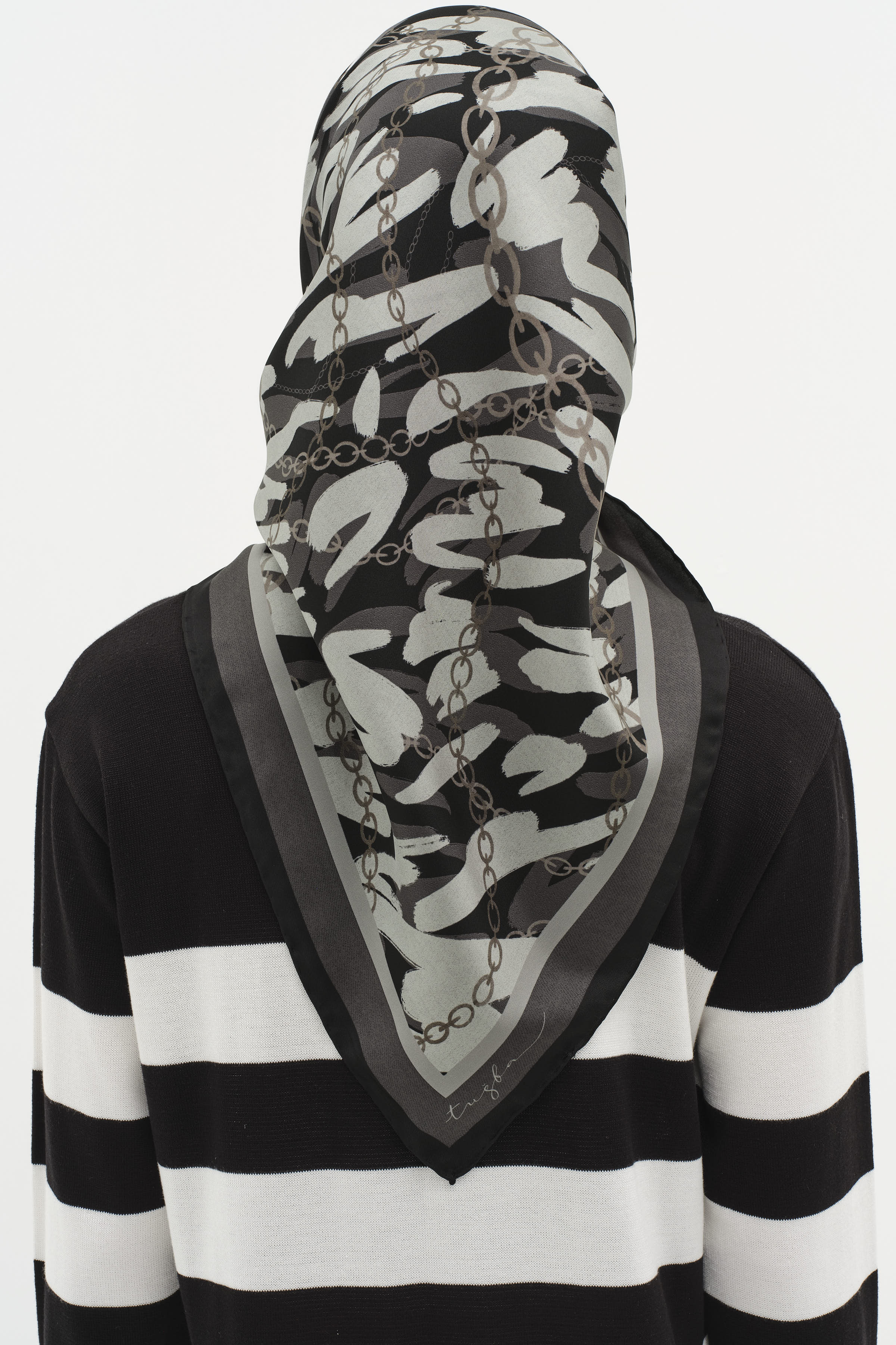 Zincir Desen Twill İpek Eşarp - Antrasit TUGBA