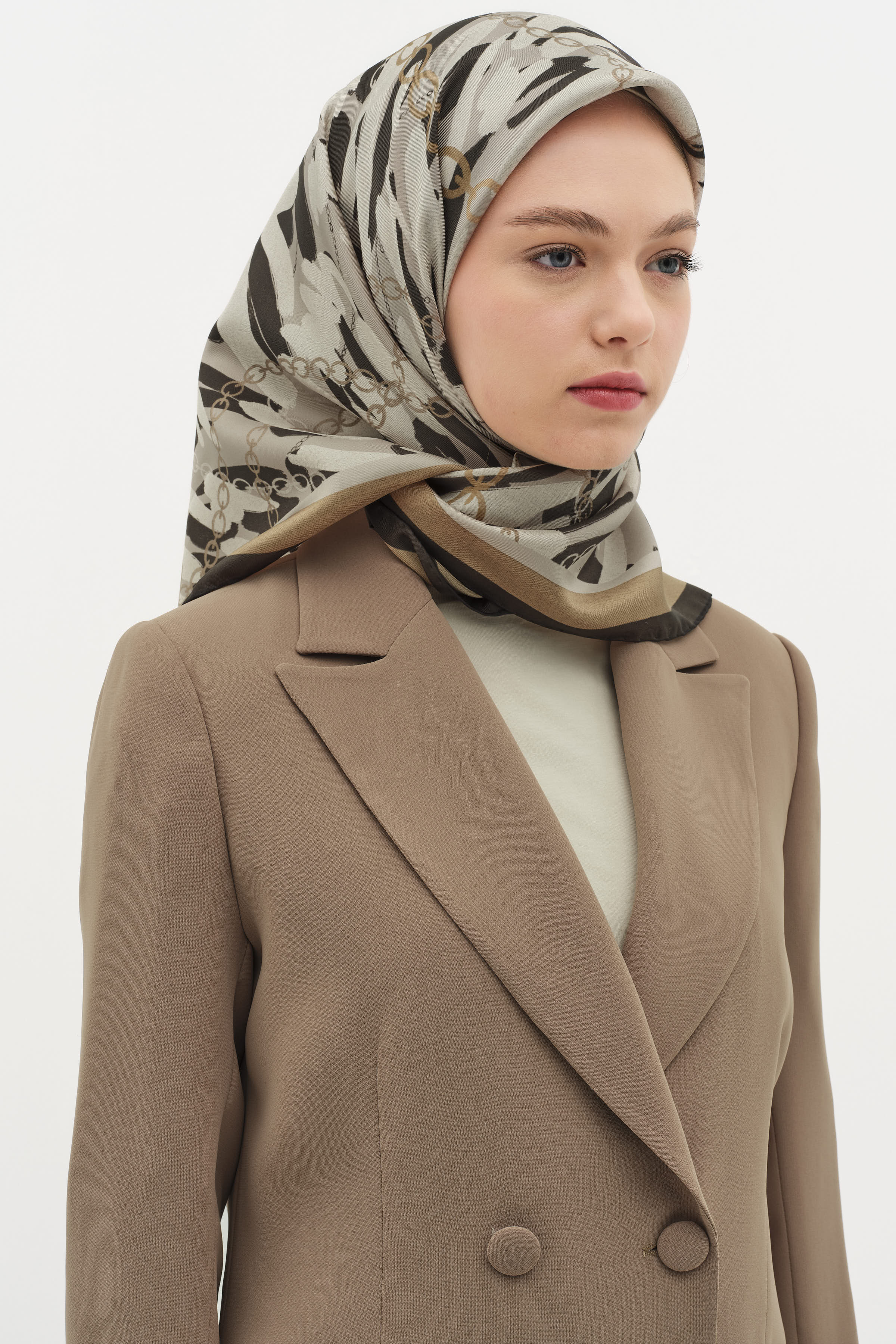 Zincir Desen Twill İpek Eşarp - Kahve TUGBA