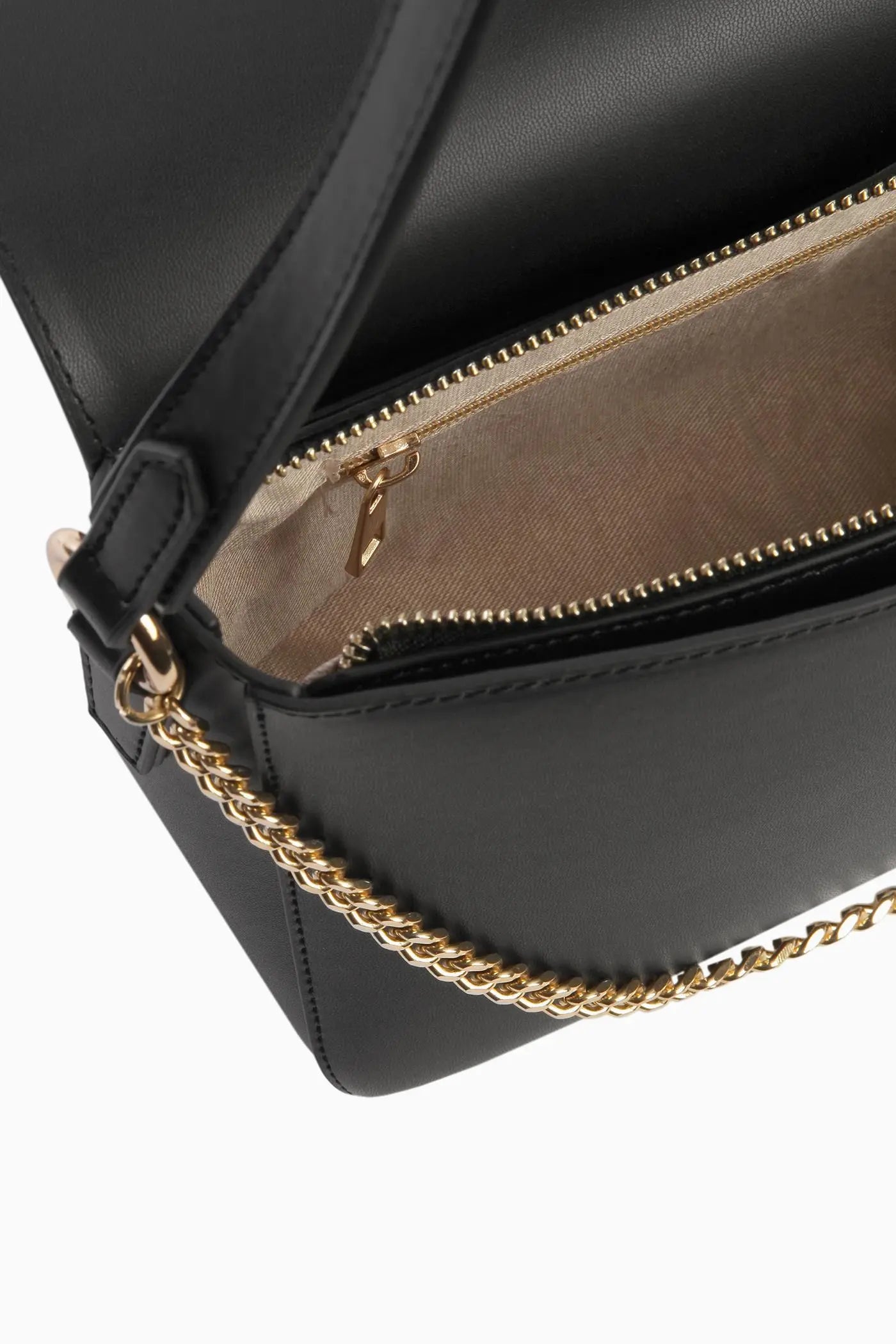 Zincir Detaylı Flap Çanta - Siyah TUGBA