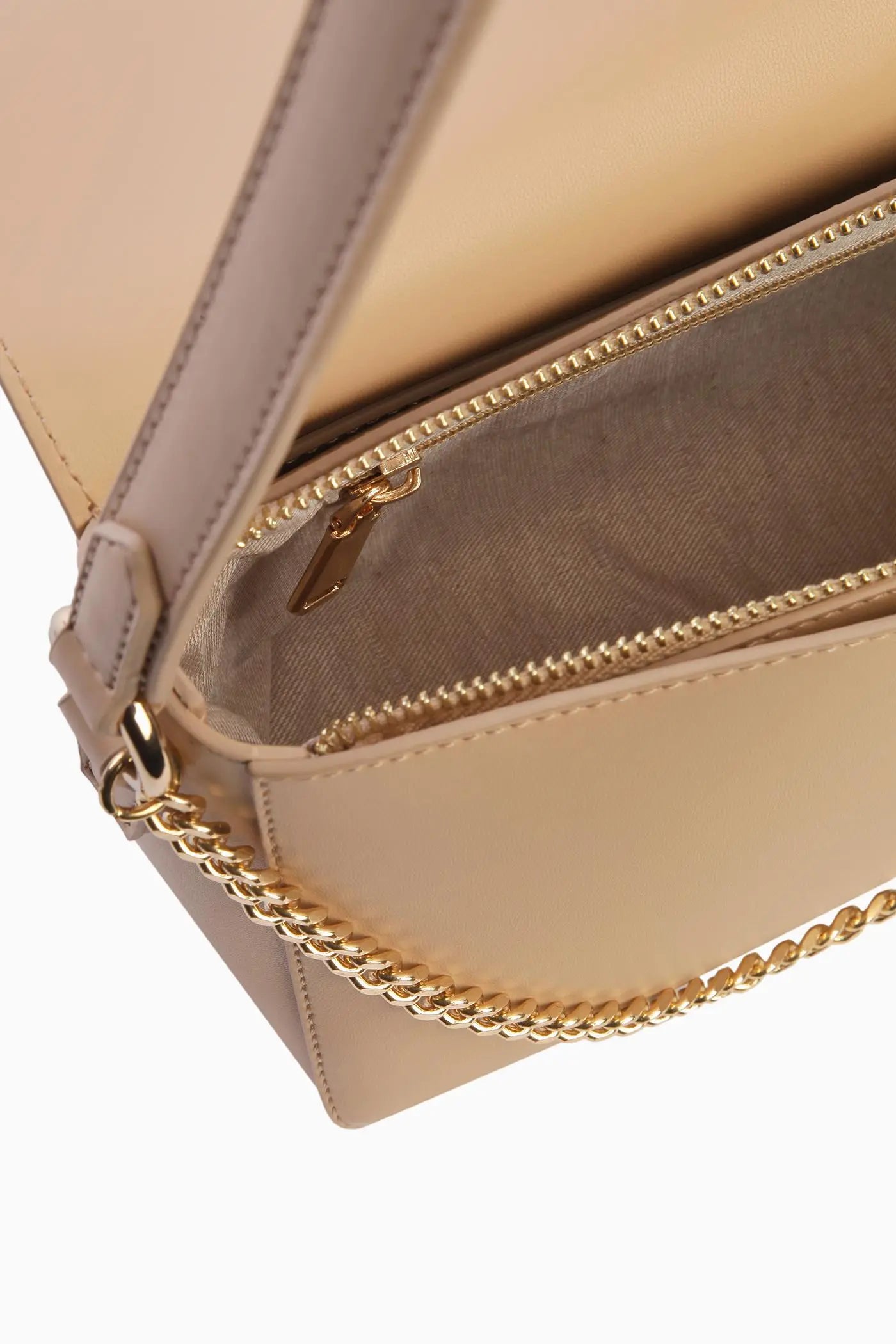 Zincir Detaylı Flap Çanta - Ten TUGBA