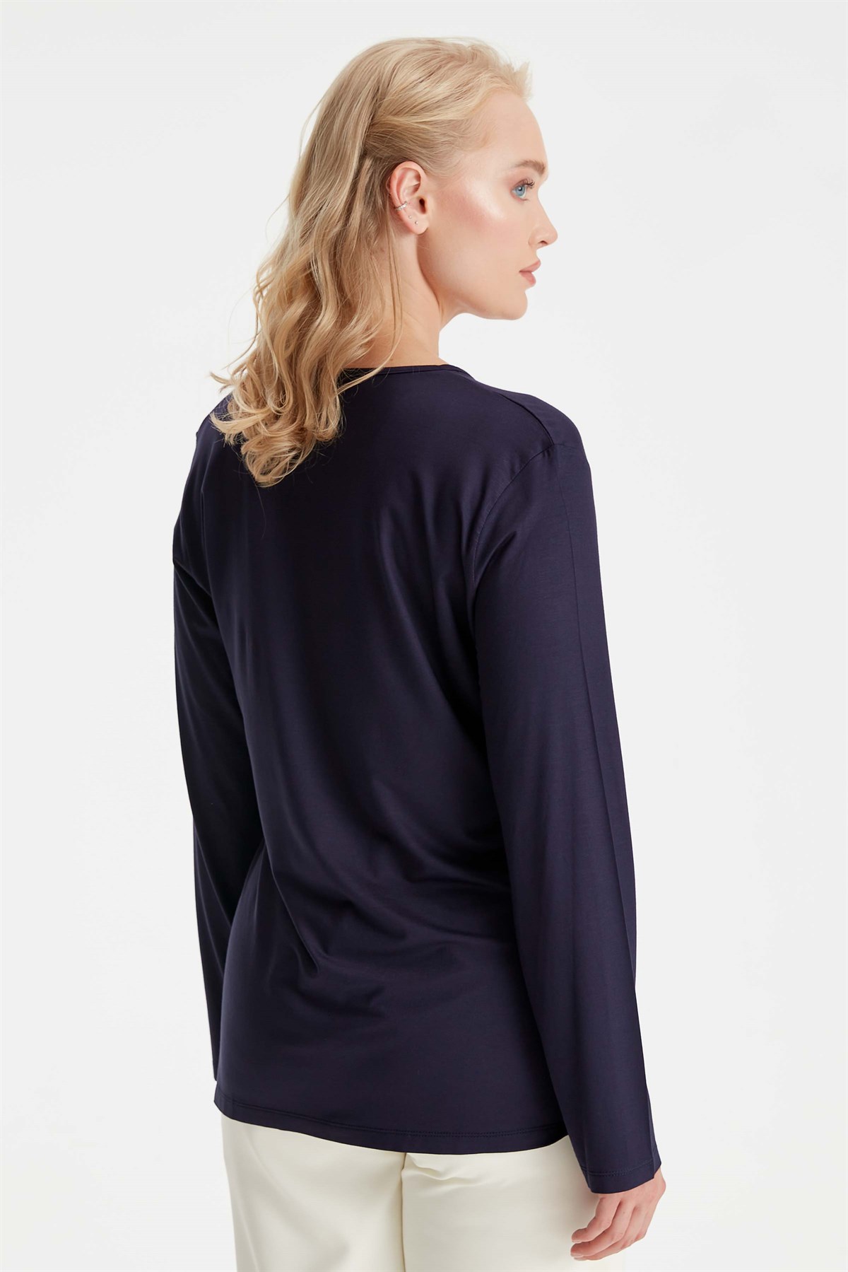 Büyük Beden Sıfır Yaka Taşlı Yırtmaç Detaylı Penye Bluz - Lacivert