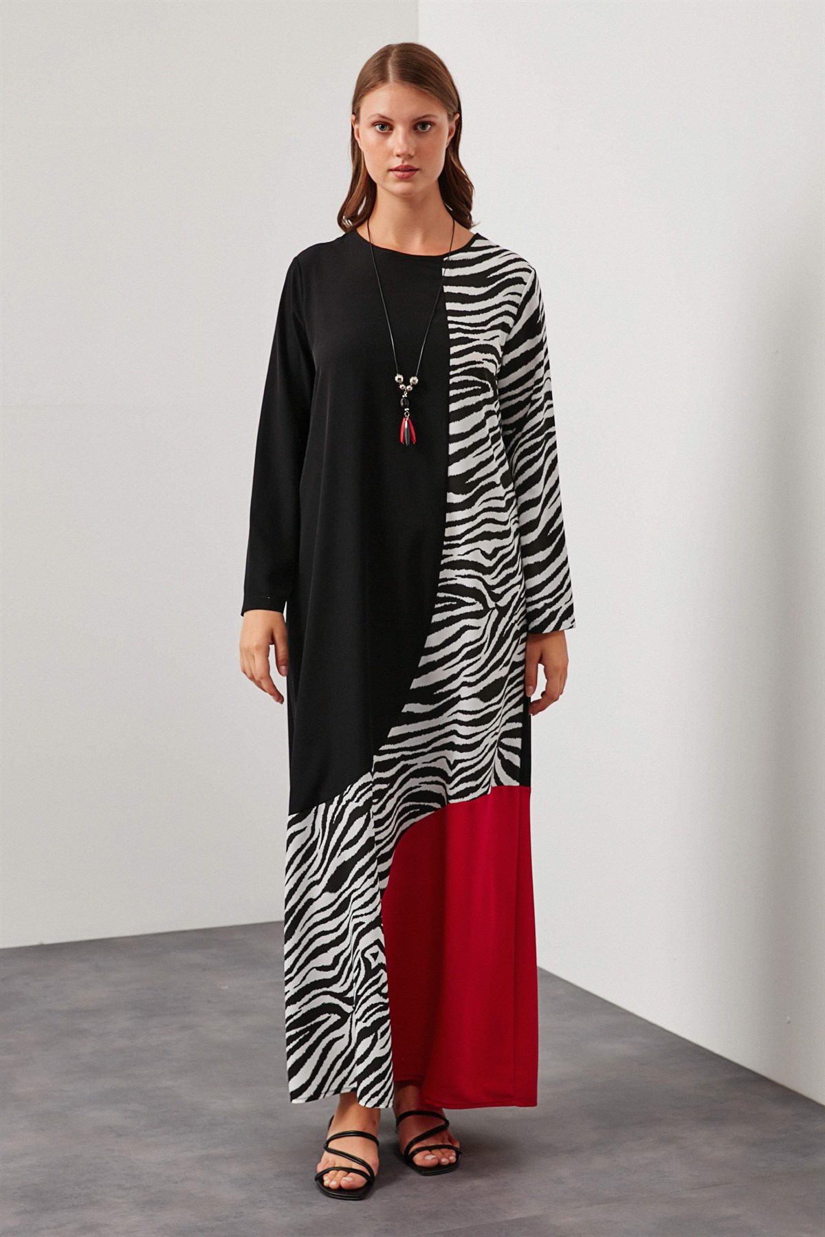 Büyük Beden Sıfır Yaka Zebra Desen Kombinli Elbise - Kırmızı