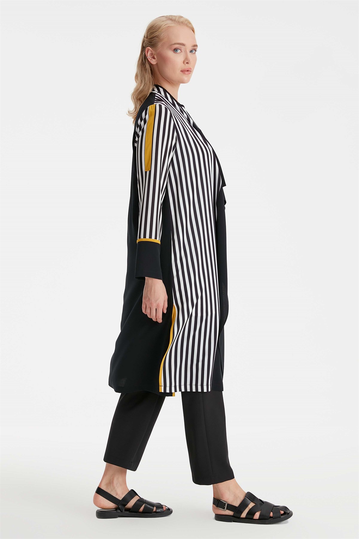 Mendil Yaka Yırtmaç Detaylı Çizgili Ceket Kolsuz Bluz Takım - Siyah