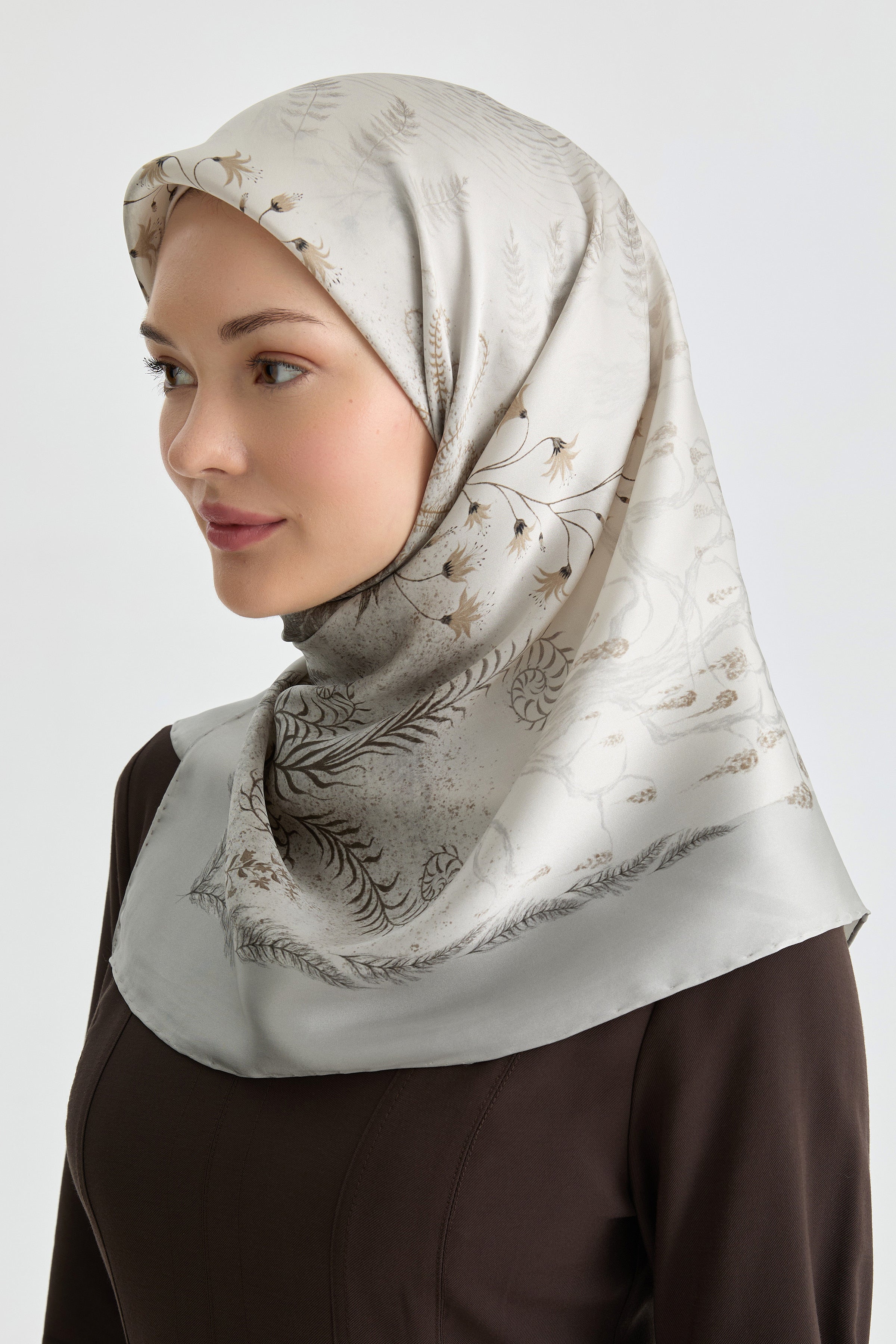 Aden Sura İpek Eşarp - Gümüş TUGBA