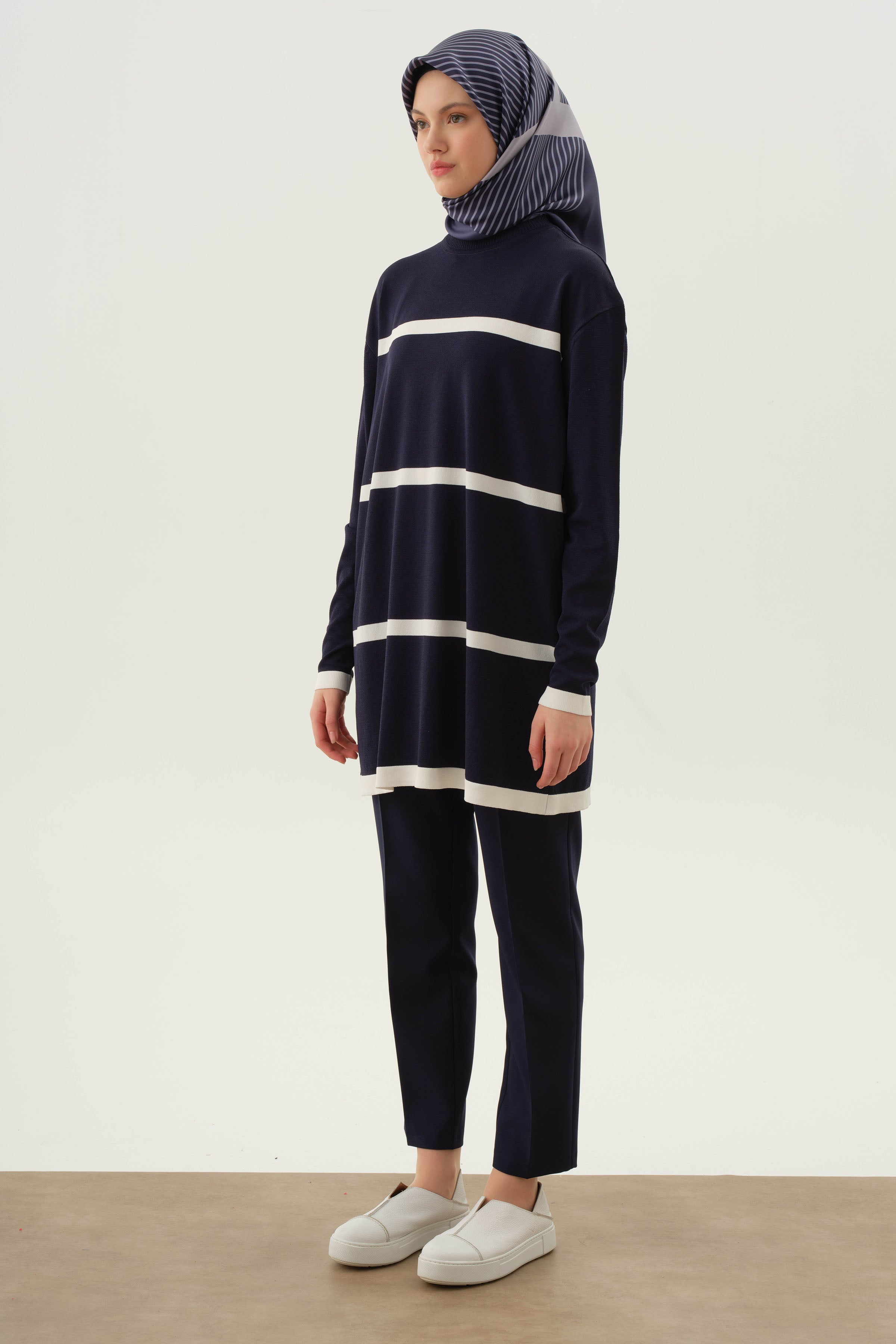 Bel Lastikli Havuç Pantolon - Lacivert TUGBA