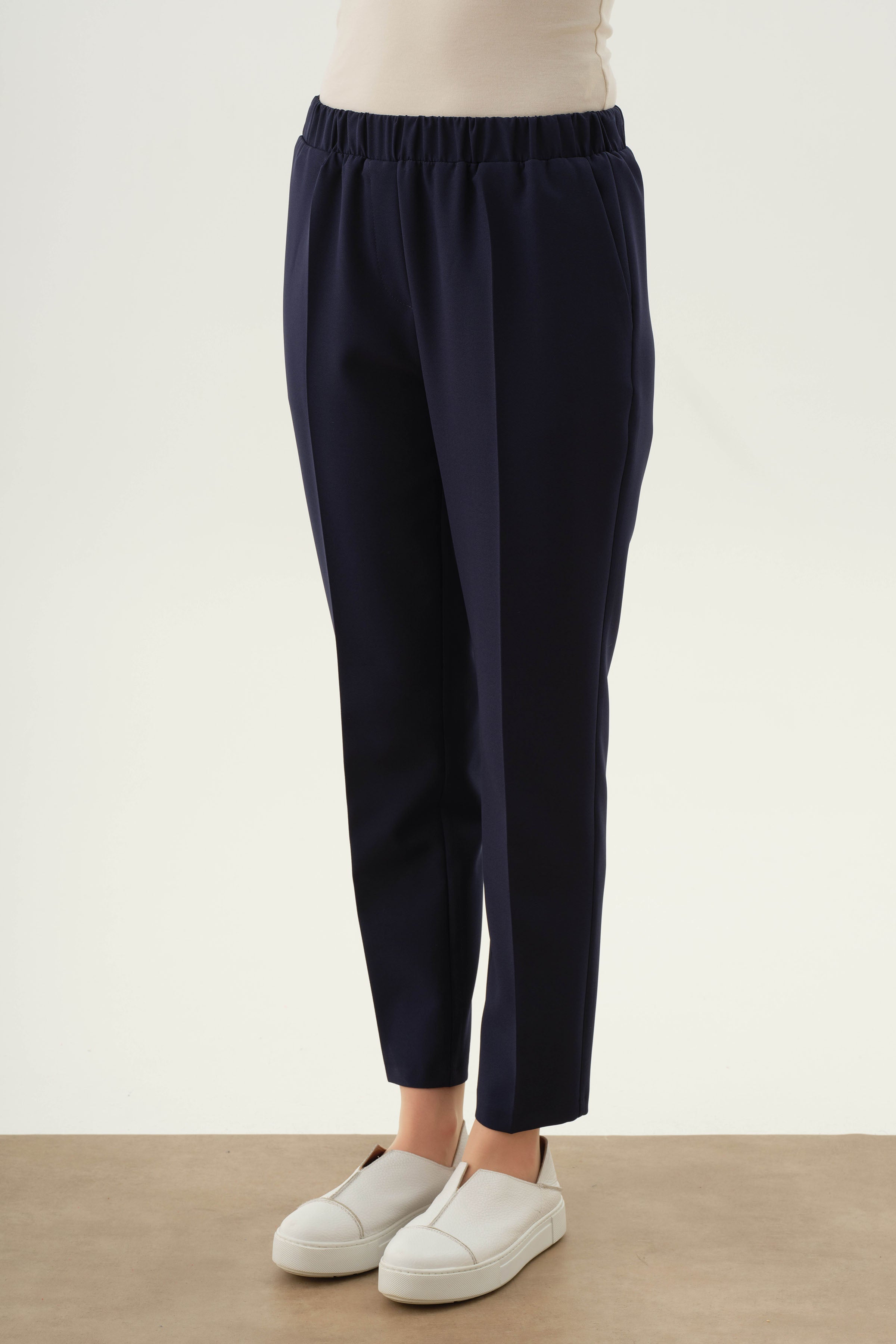 Bel Lastikli Havuç Pantolon - Lacivert TUGBA