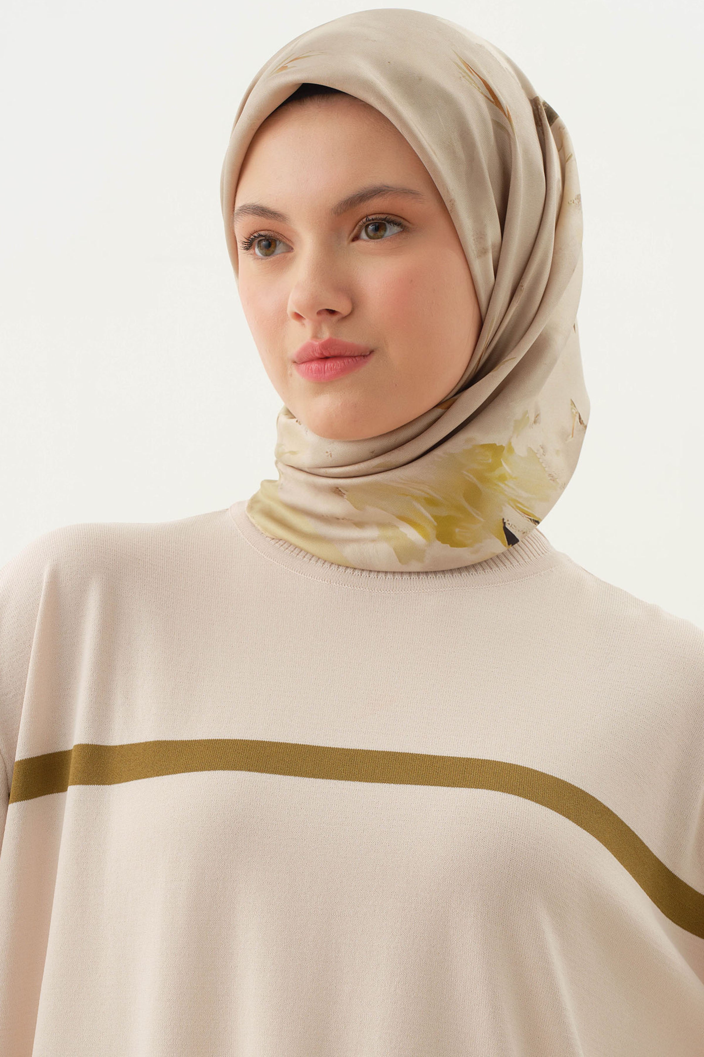 Fulya Twill İpek Eşarp - Yeşil TUGBA