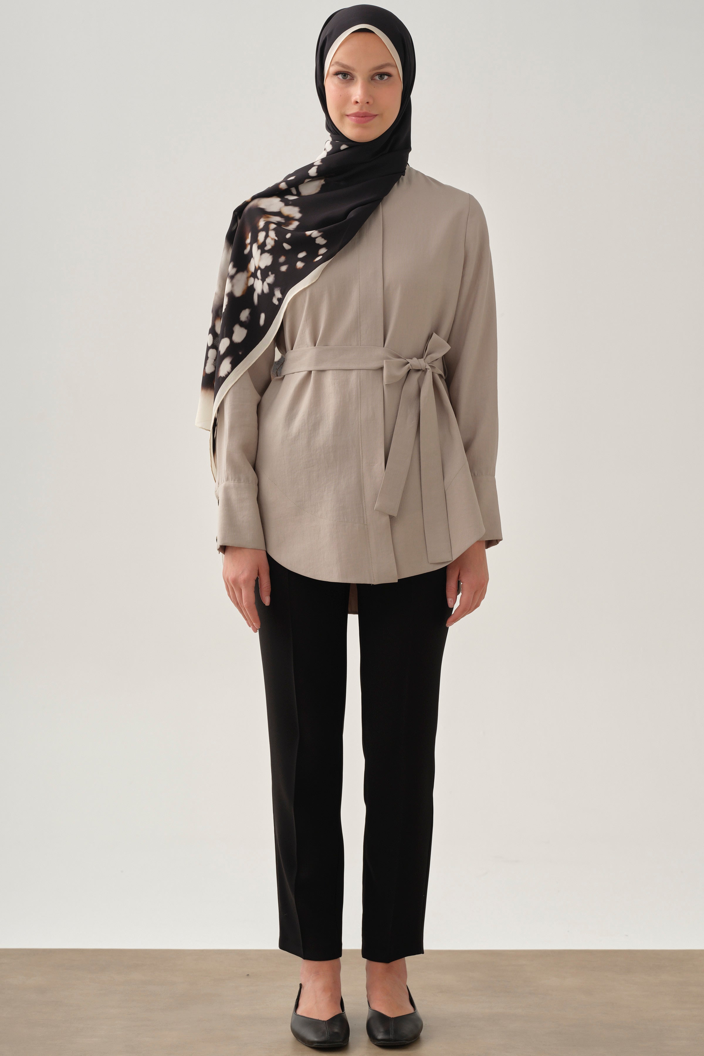 Bel Lastikli Dar Paça Pantolon - Siyah TUGBA