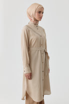 Nervür Detaylı Yırtmaçlı Tunik - Bej TUGBA
