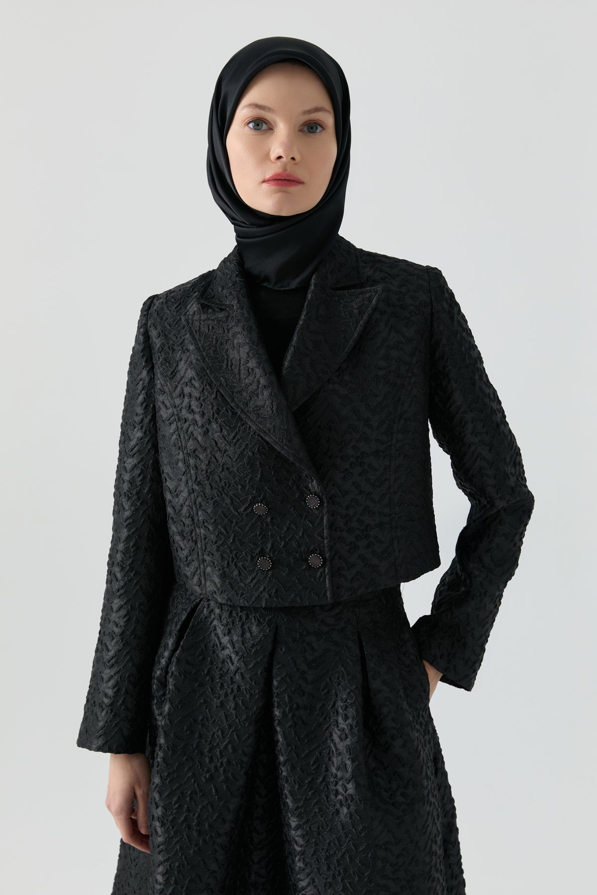 Jakarlı Etek Ceket Takım - Siyah TUGBA