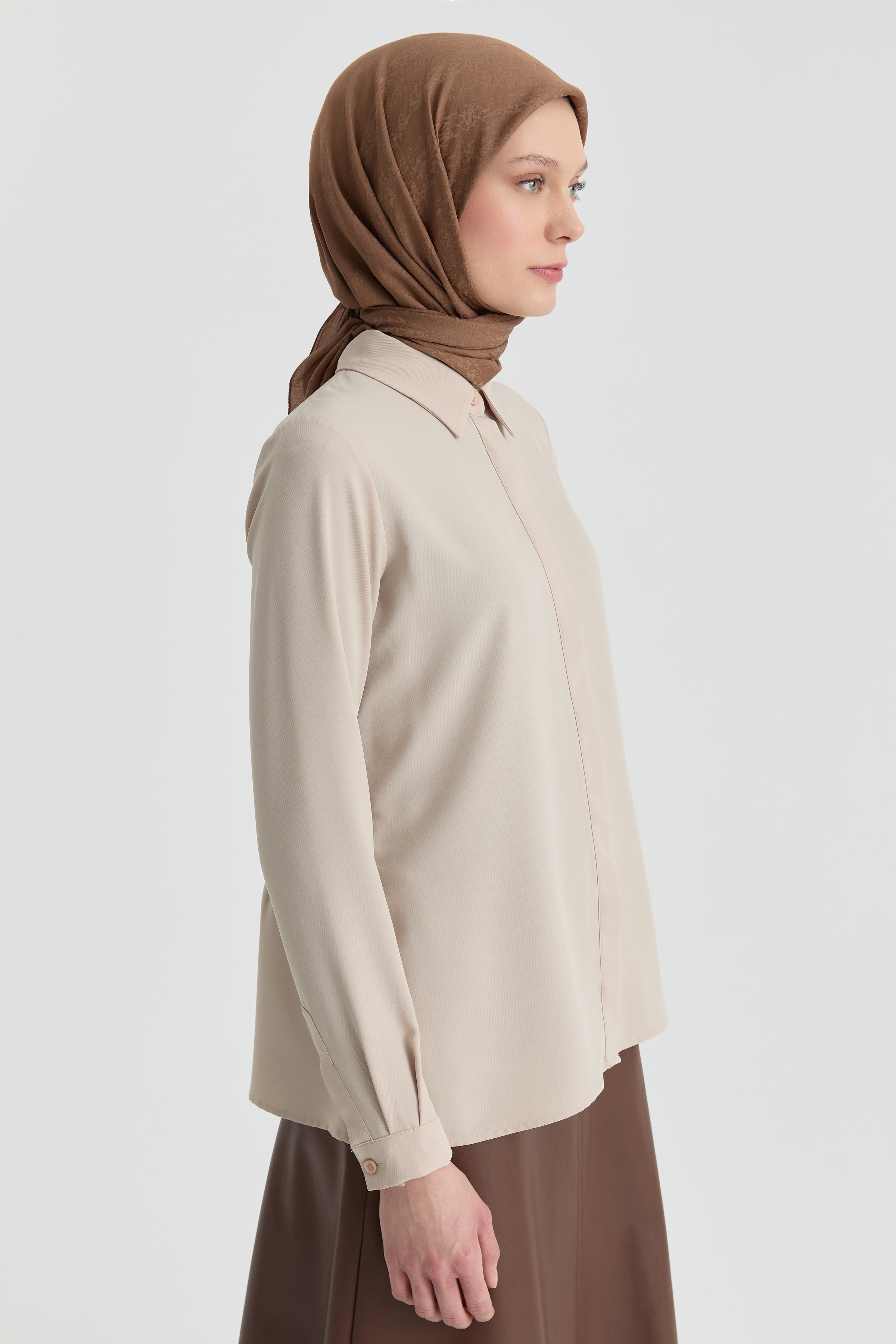 Basic Gizli Patlı Gömlek - Bej TUGBA