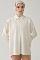 Yırtmaçlı Asimetrik Kesim Bluz - Ekru TUGBA