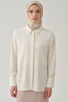 Gizli Patlı Basic Gömlek - Ekru TUGBA