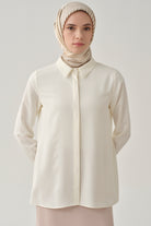 Gizli Patlı Basic Gömlek - Ekru TUGBA