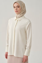 Gizli Patlı Basic Gömlek - Ekru TUGBA