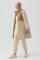 Peluş Garnili Kapitone Yelek - Bej TUGBA
