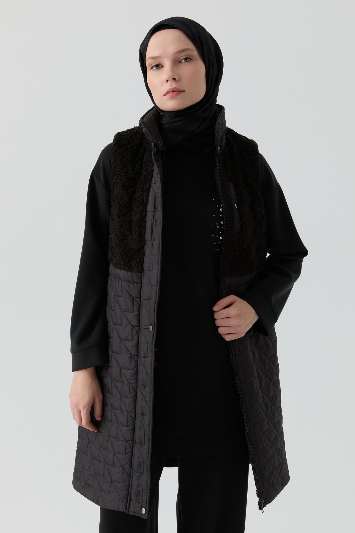 Peluş Garnili Kapitone Yelek - Siyah TUGBA