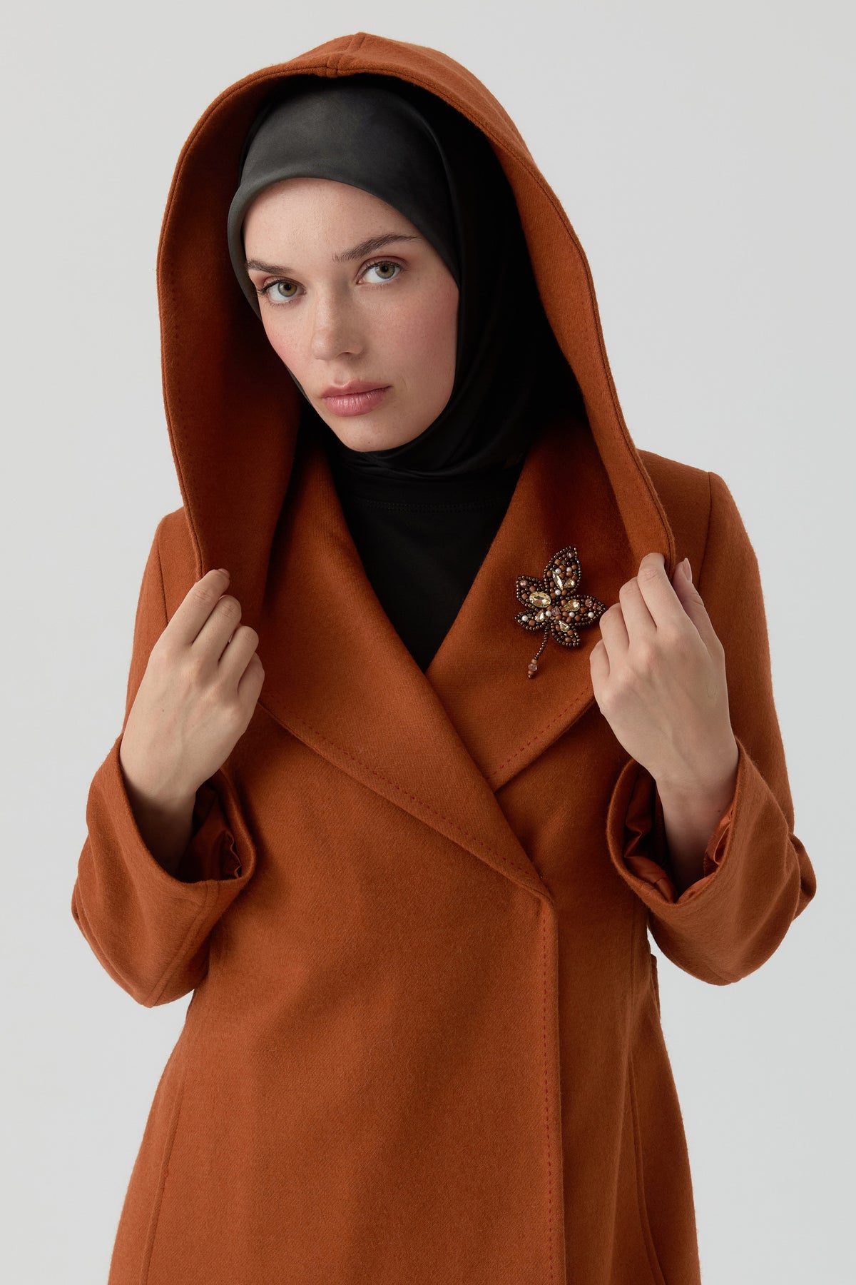 Hooded Brooch Detailed Felt Coat - Brick