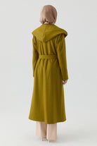 Kapüşonlu Broş Detaylı Keçe Kaban - Olive TUGBA