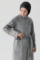 Kollar Nakış Detaylı Kaban - Gri TUGBA