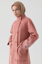 Kollar Nakış Detaylı Kaban - Pudra TUGBA