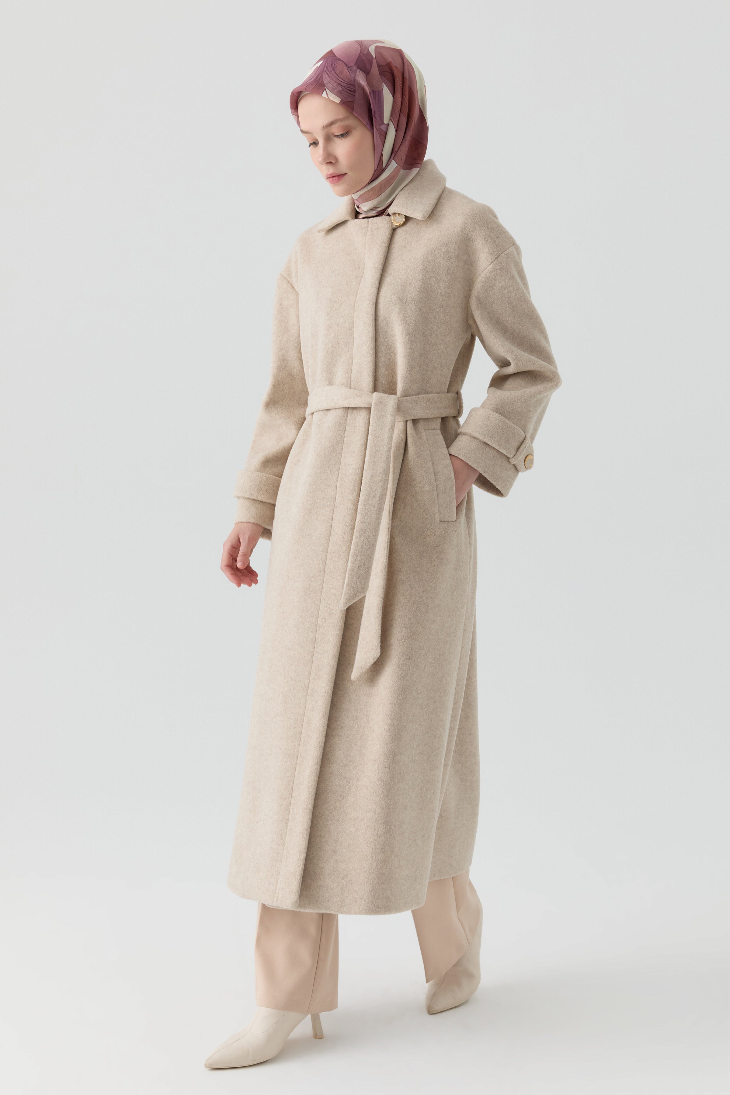 Kol Bant Detaylı Manto - Bej TUGBA