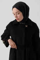 Kol Bant Detaylı Manto - Siyah TUGBA